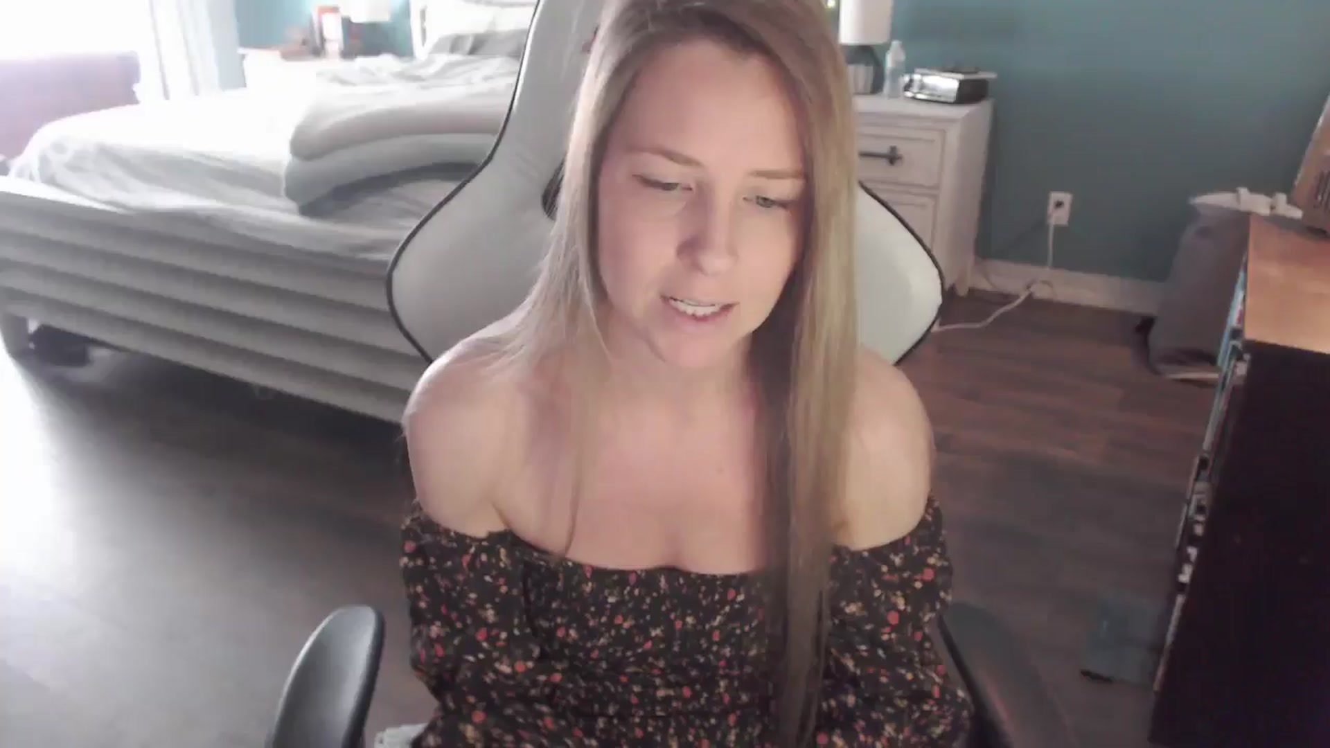 Gallery image thumbnail from ZenZoey's myfreecams stream on, 02/03/2026, 16:55 image 1 of 20