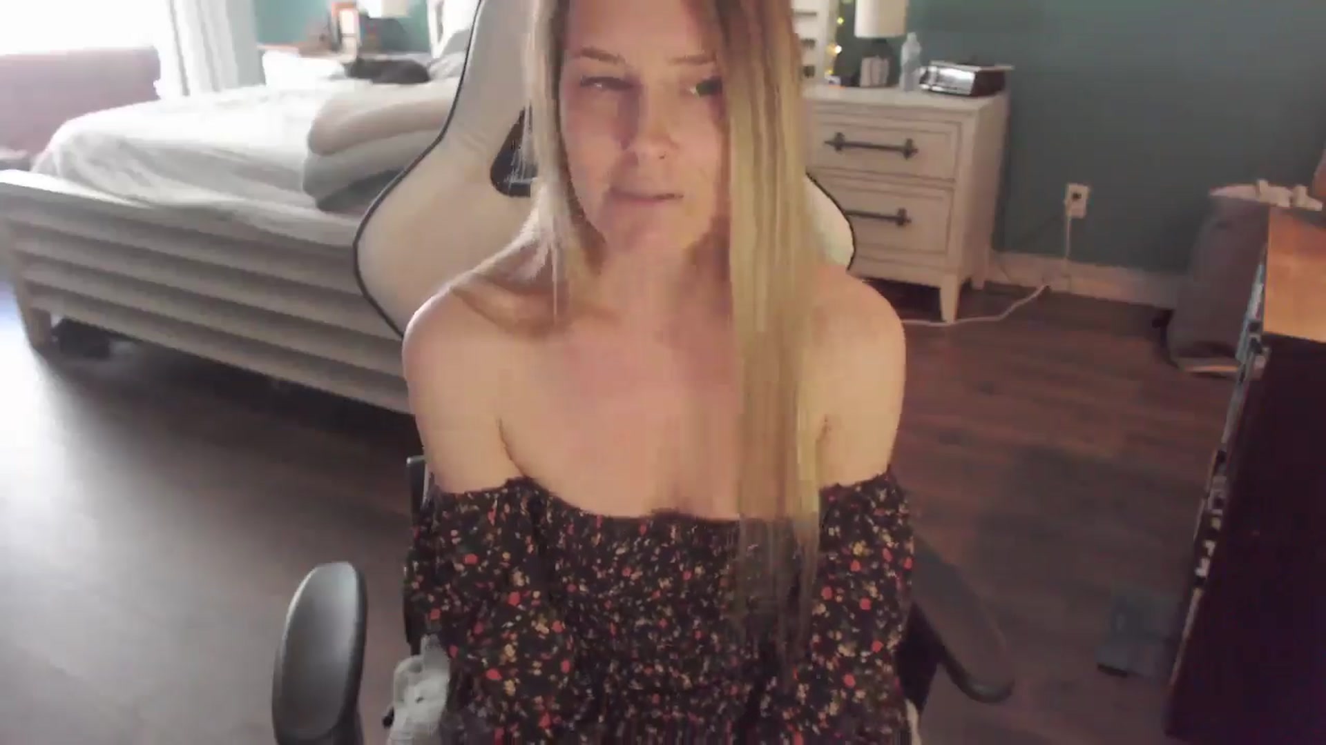 Gallery image thumbnail from ZenZoey's myfreecams stream on, 02/03/2026, 16:55 image 19 of 20