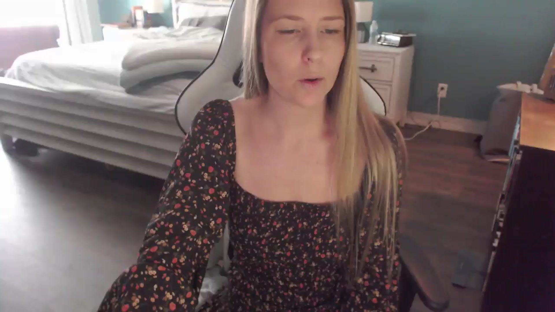 Gallery image thumbnail from ZenZoey's myfreecams stream on, 02/03/2026, 16:55 image 10 of 20