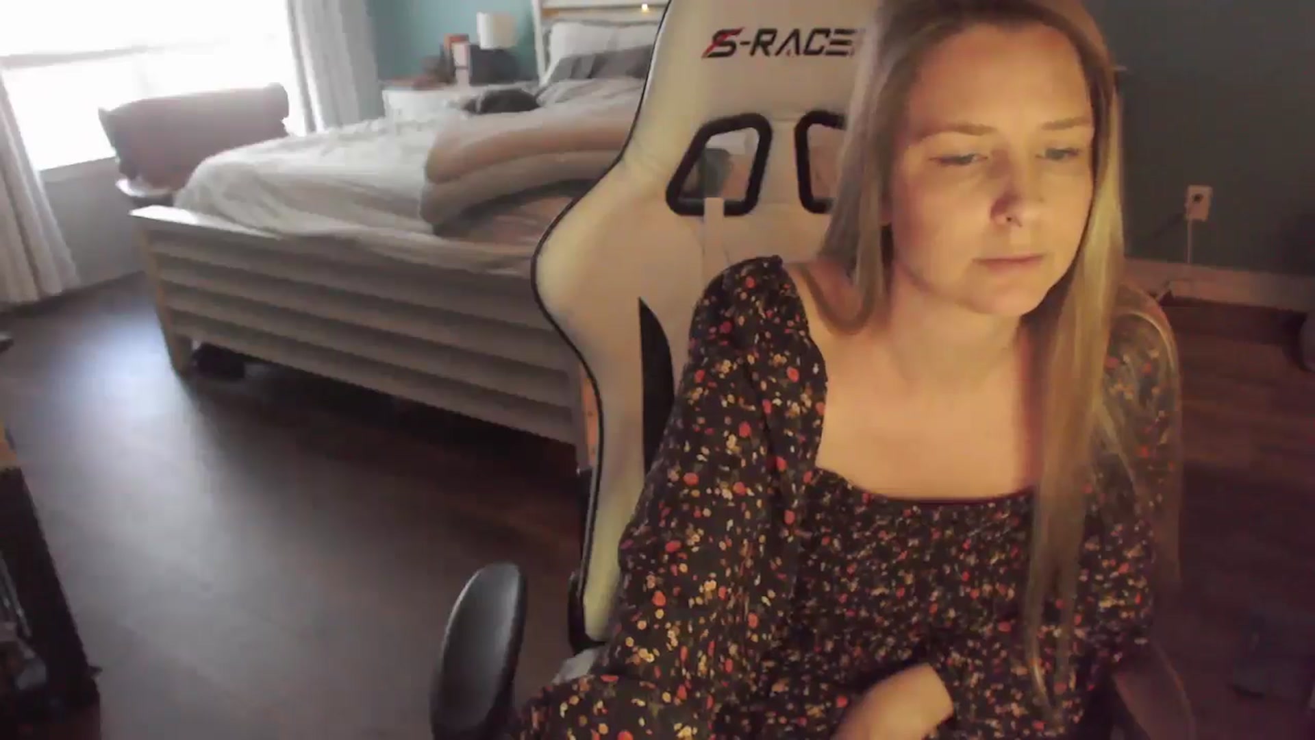 Gallery image thumbnail from ZenZoey's myfreecams stream on, 02/03/2026, 17:54 image 11 of 20