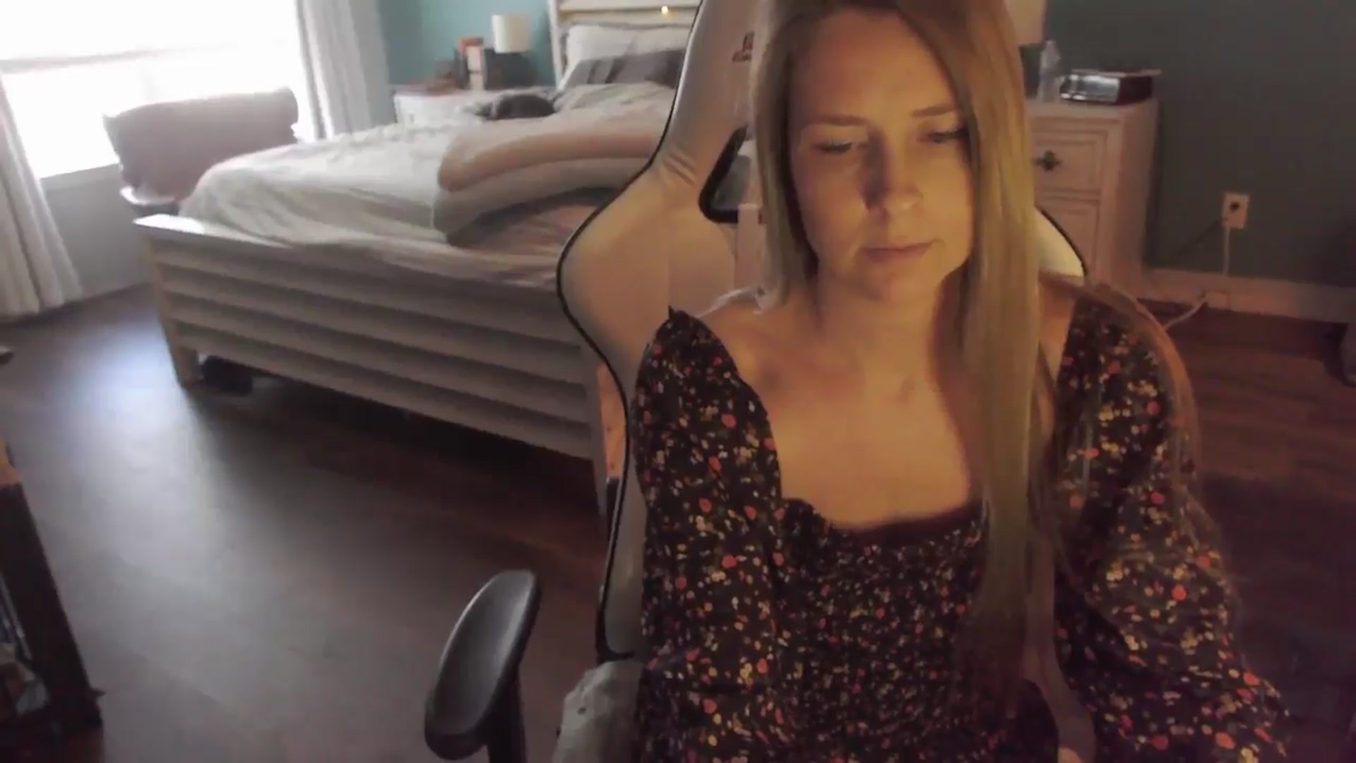 Gallery image thumbnail from ZenZoey's myfreecams stream on, 02/03/2026, 17:54 image 5 of 20