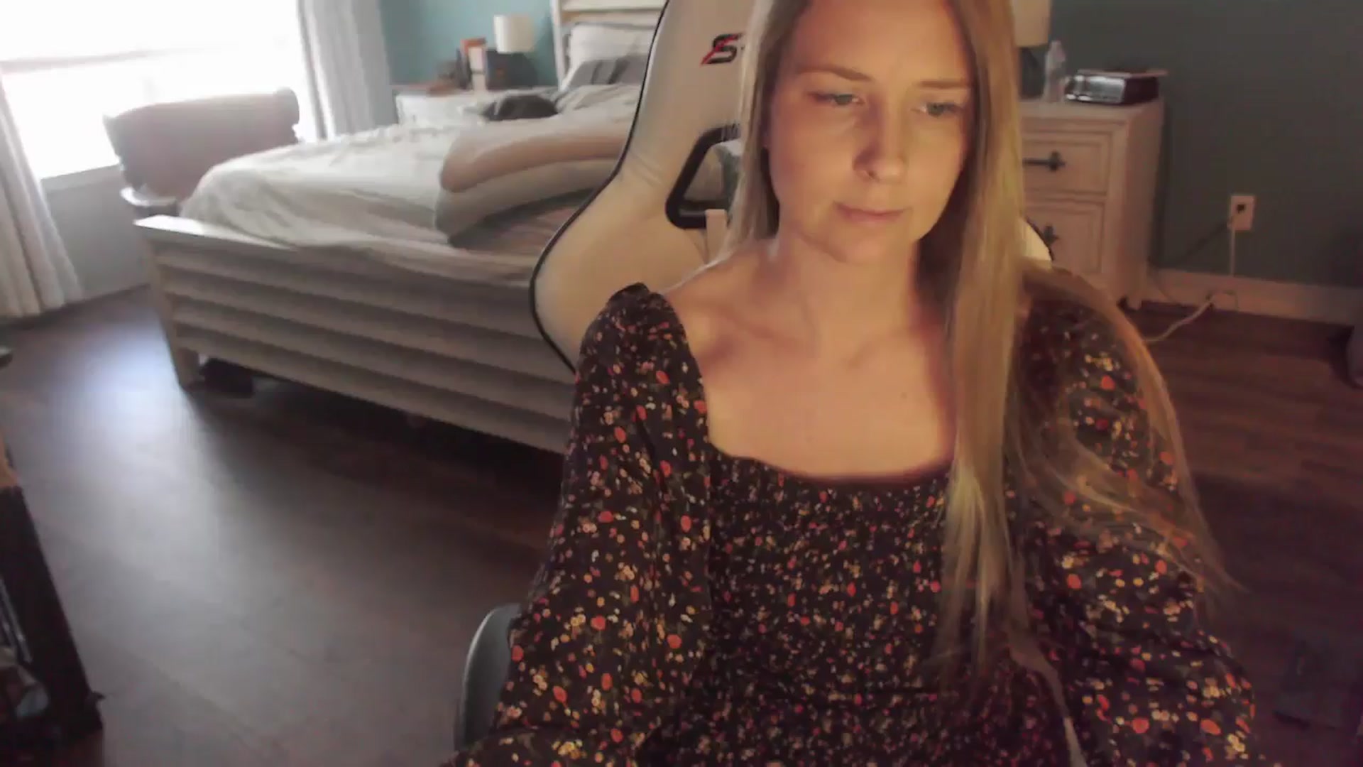 Gallery image thumbnail from ZenZoey's myfreecams stream on, 02/03/2026, 17:54 image 1 of 20