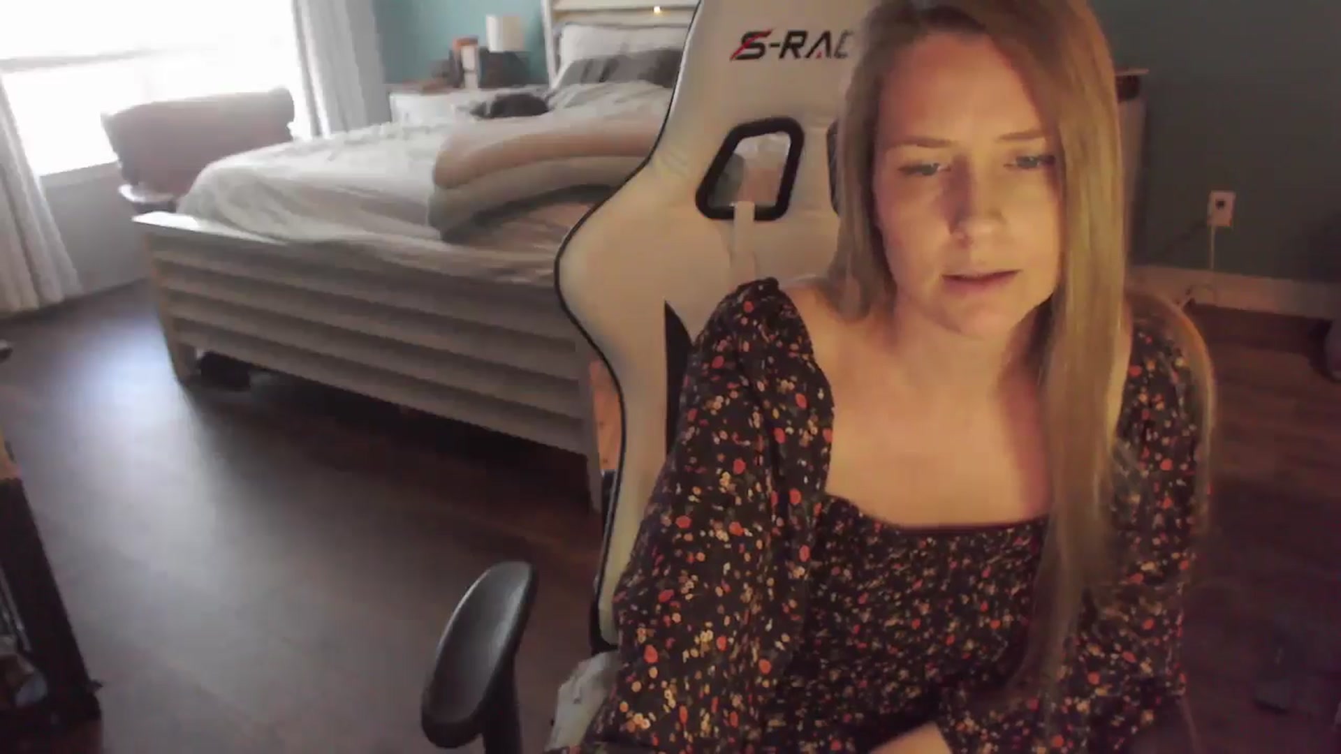 Gallery image thumbnail from ZenZoey's myfreecams stream on, 02/03/2026, 17:54 image 6 of 20