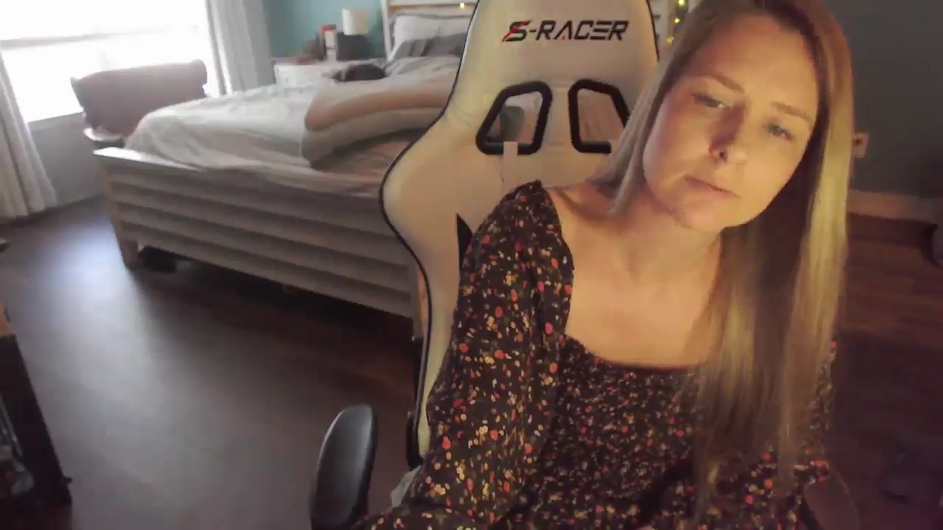 Gallery image thumbnail from ZenZoey's myfreecams stream on, 02/03/2026, 17:54 image 13 of 20