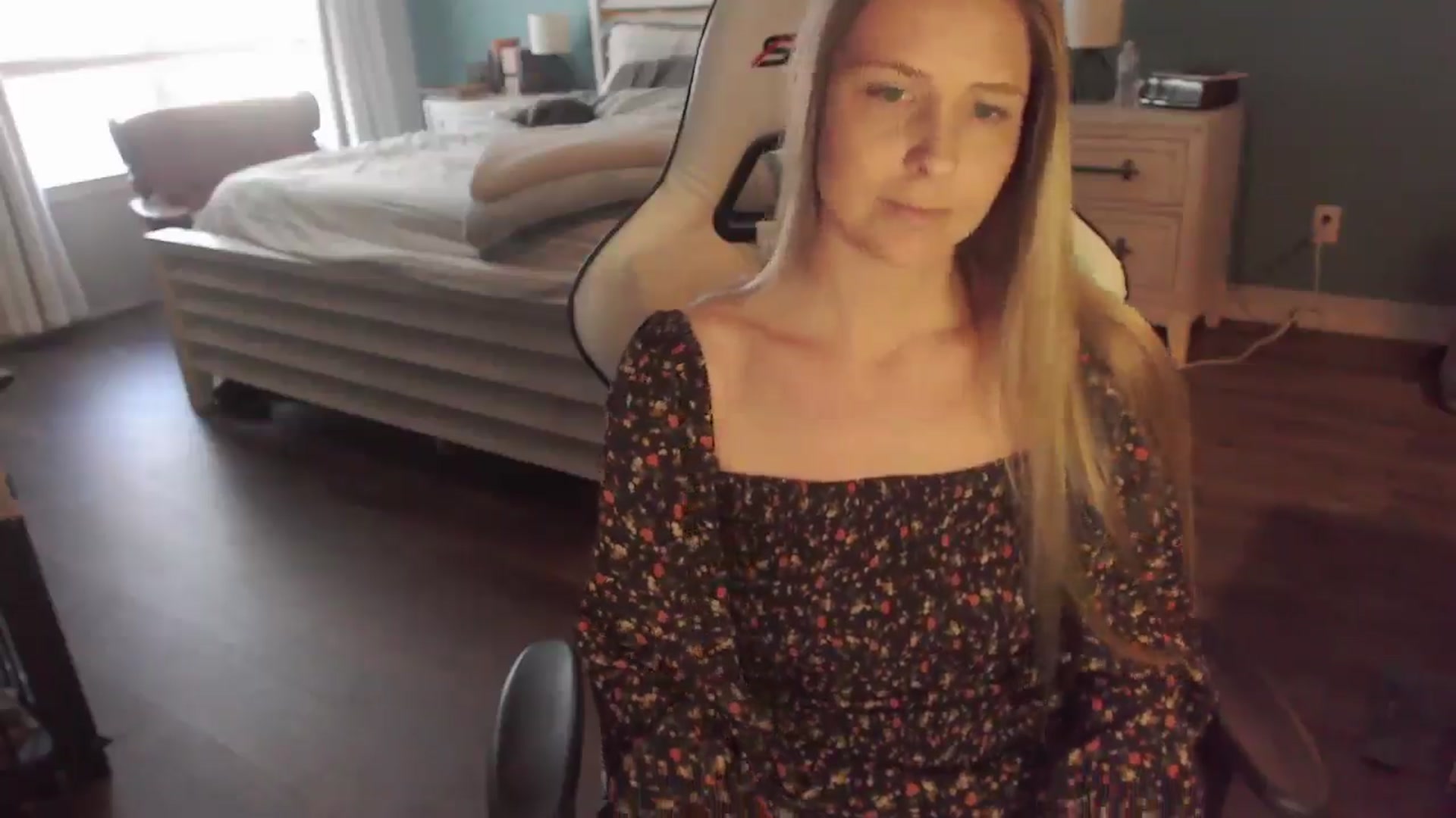 Gallery image thumbnail from ZenZoey's myfreecams stream on, 02/03/2026, 17:54 image 15 of 20
