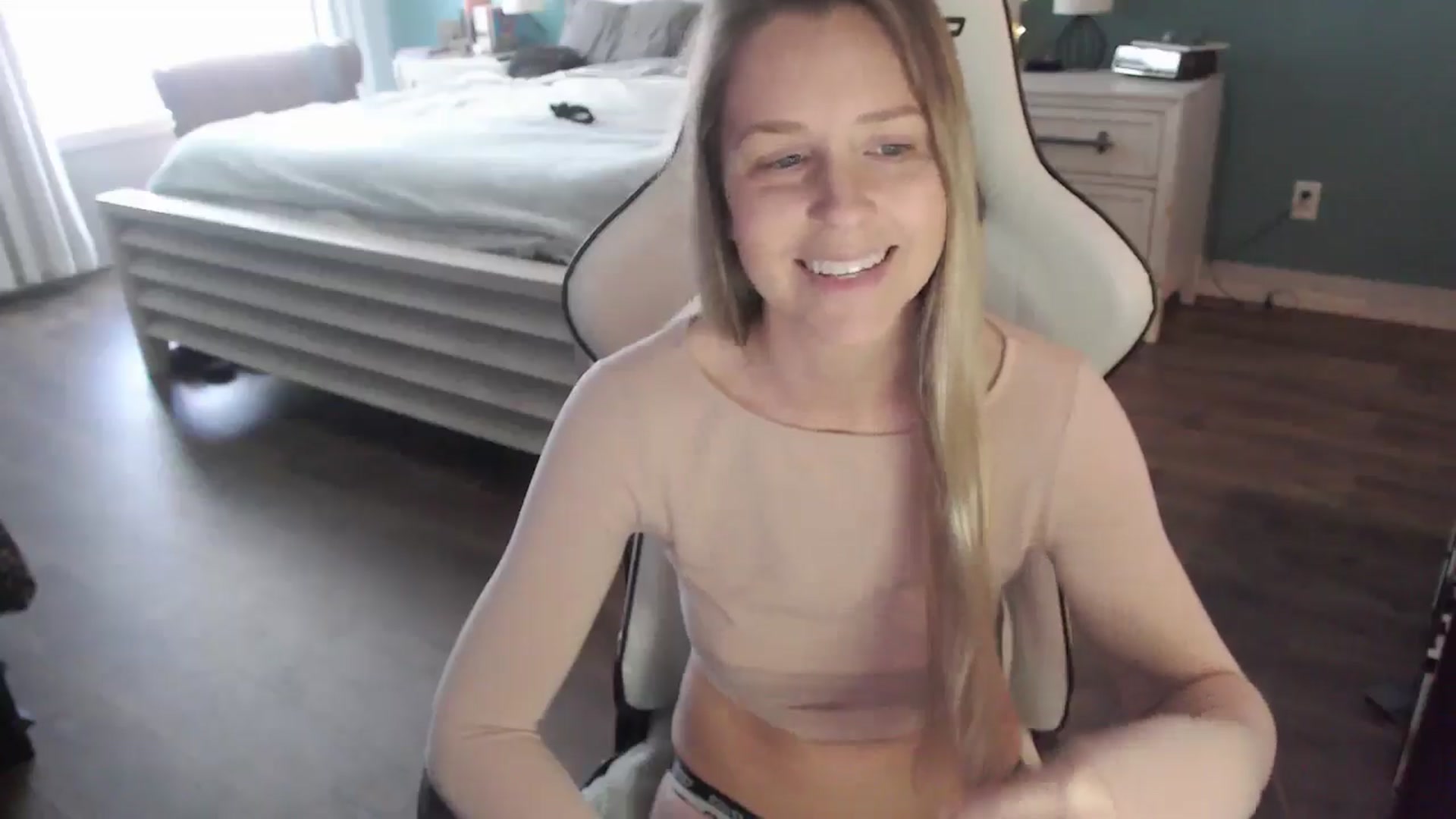 Gallery image thumbnail from ZenZoey's myfreecams stream on, 02/09/2026, 19:51 image 2 of 20