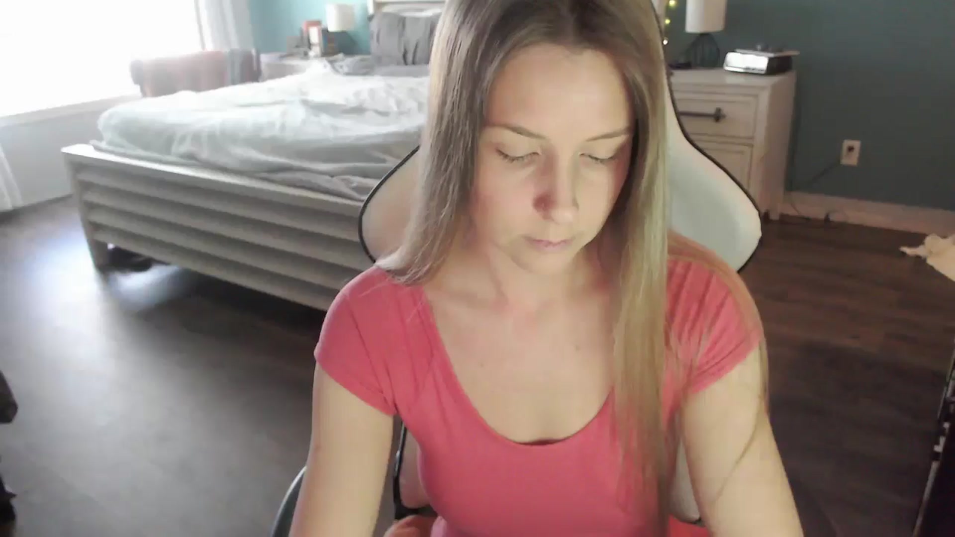Gallery image thumbnail from ZenZoey's myfreecams stream on, 02/10/2026, 18:56 image 13 of 20