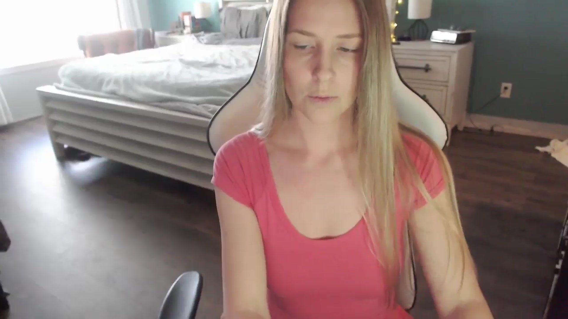 Gallery image thumbnail from ZenZoey's myfreecams stream on, 02/10/2026, 18:56 image 17 of 20