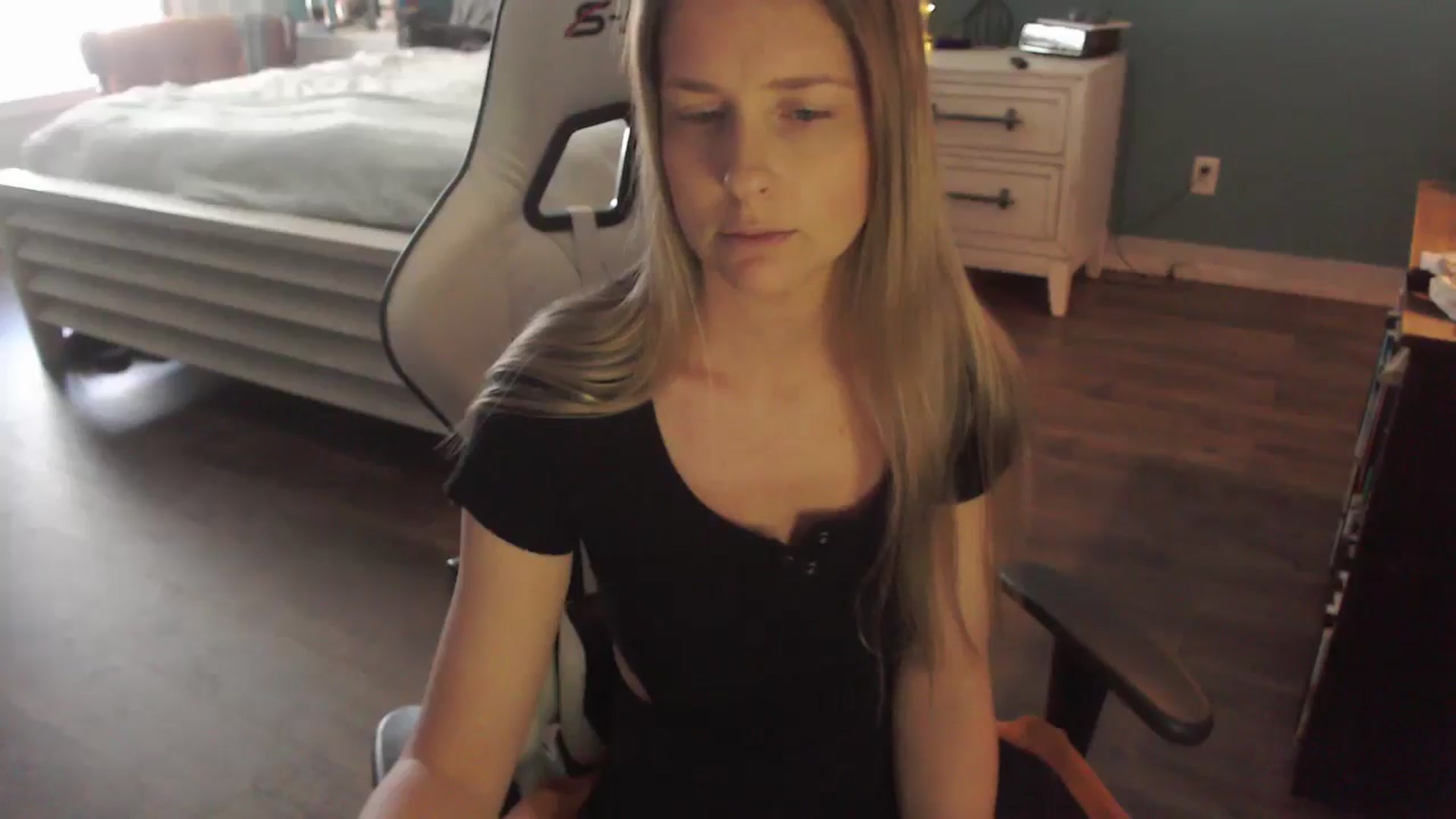 Gallery image thumbnail from ZenZoey's myfreecams stream on, 02/11/2026, 17:30 image 12 of 20