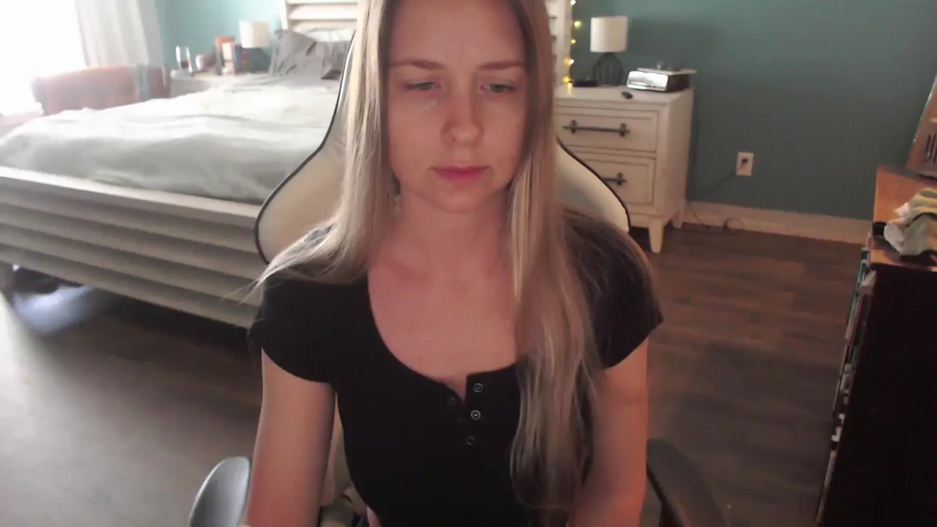 Gallery image thumbnail from ZenZoey's myfreecams stream on, 02/11/2026, 17:30 image 1 of 20