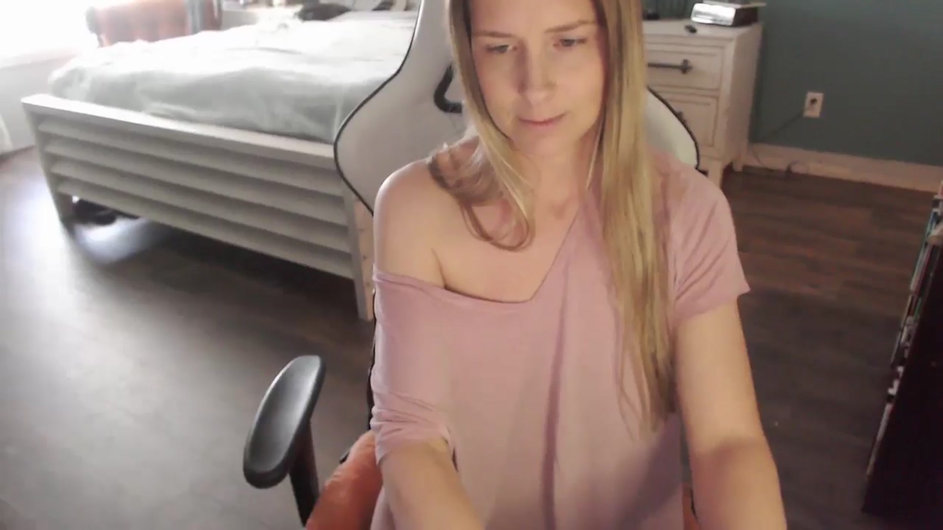 Gallery image thumbnail from ZenZoey's myfreecams stream on, 02/11/2026, 19:39 image 9 of 20
