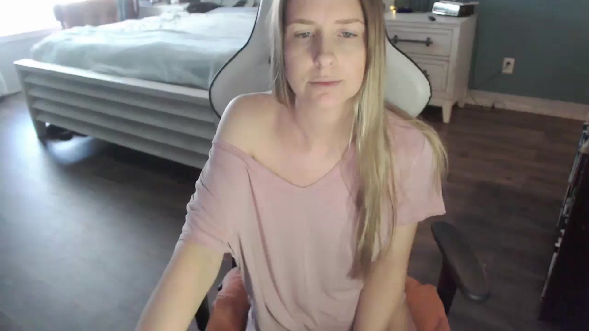 Gallery image thumbnail from ZenZoey's myfreecams stream on, 02/11/2026, 19:39 image 1 of 20