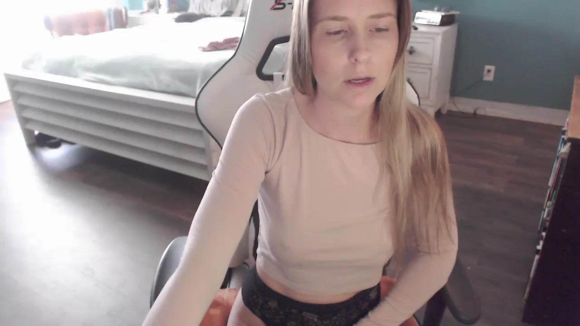 Gallery image thumbnail from ZenZoey's myfreecams stream on, 02/11/2026, 20:46 image 9 of 20