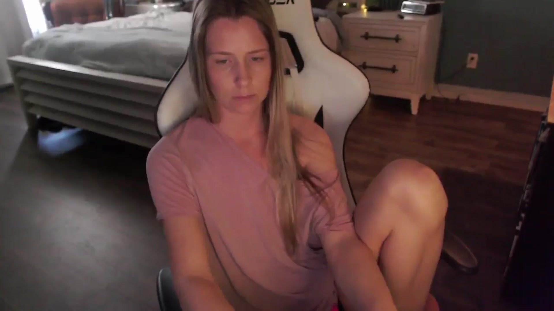 Gallery image thumbnail from ZenZoey's myfreecams stream on, 02/11/2026, 21:19 image 16 of 20