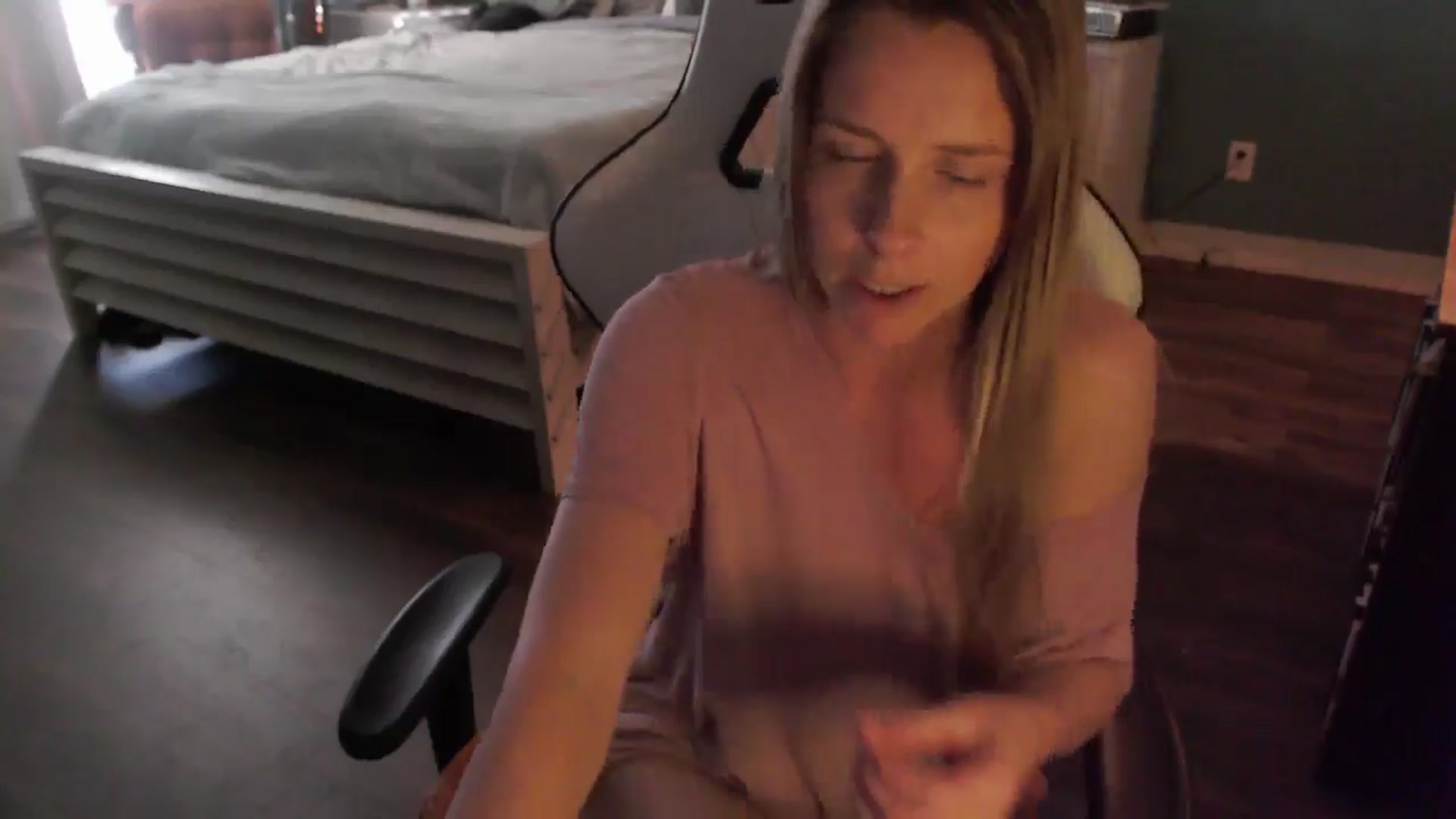 Gallery image thumbnail from ZenZoey's myfreecams stream on, 02/11/2026, 21:19 image 7 of 20