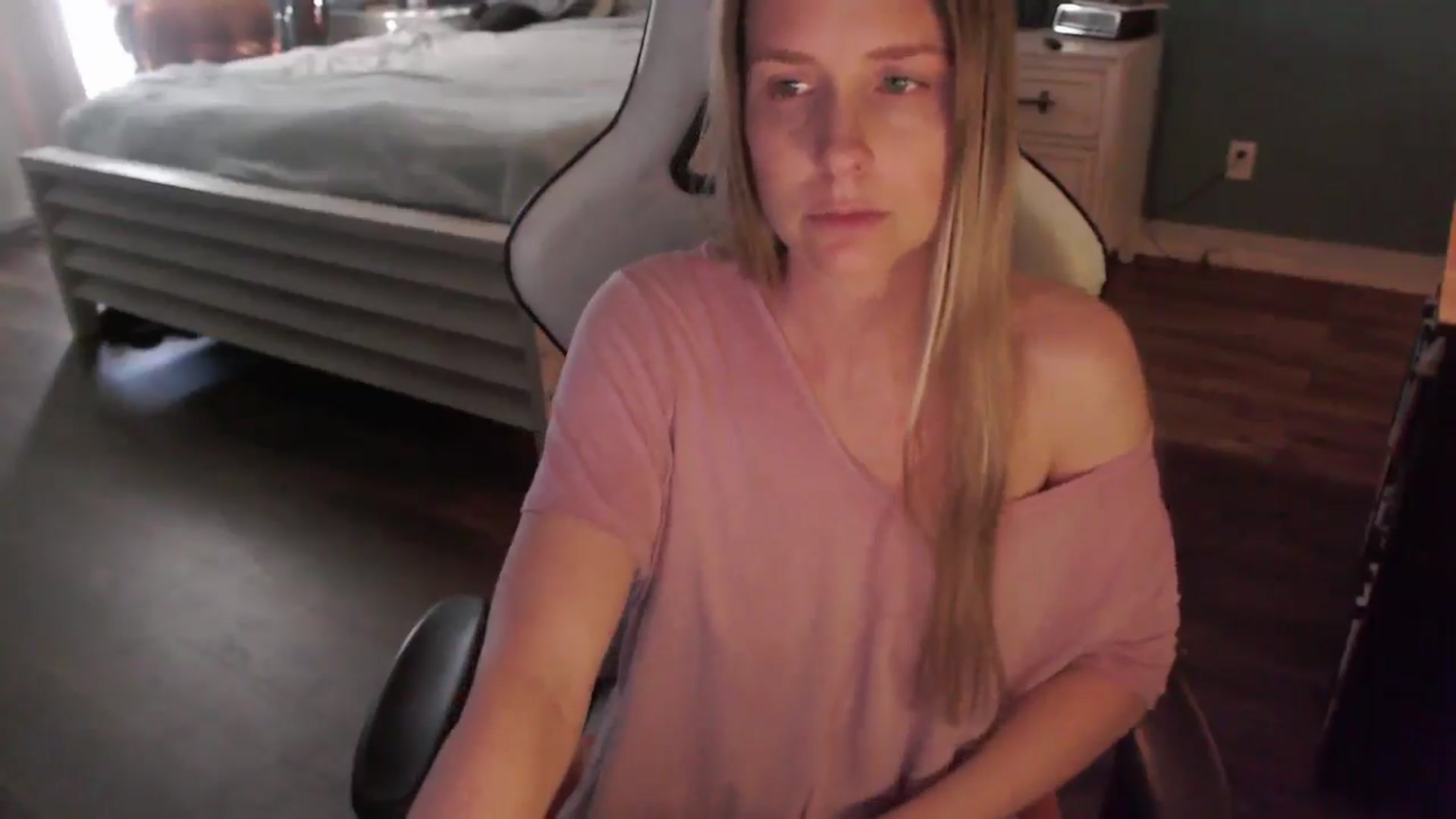 Gallery image thumbnail from ZenZoey's myfreecams stream on, 02/11/2026, 21:19 image 2 of 20