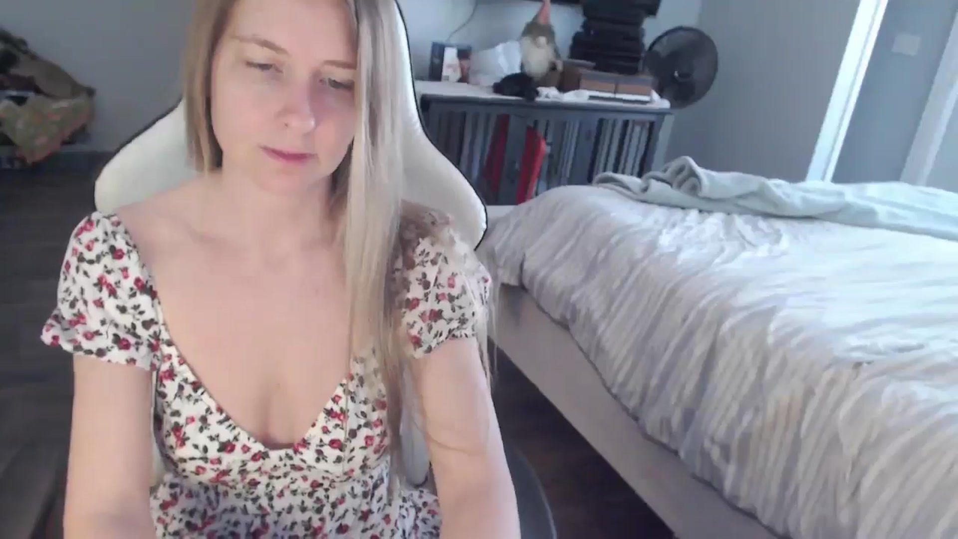 Gallery image thumbnail from ZenZoey's myfreecams stream on, 02/25/2026, 16:50 image 16 of 20