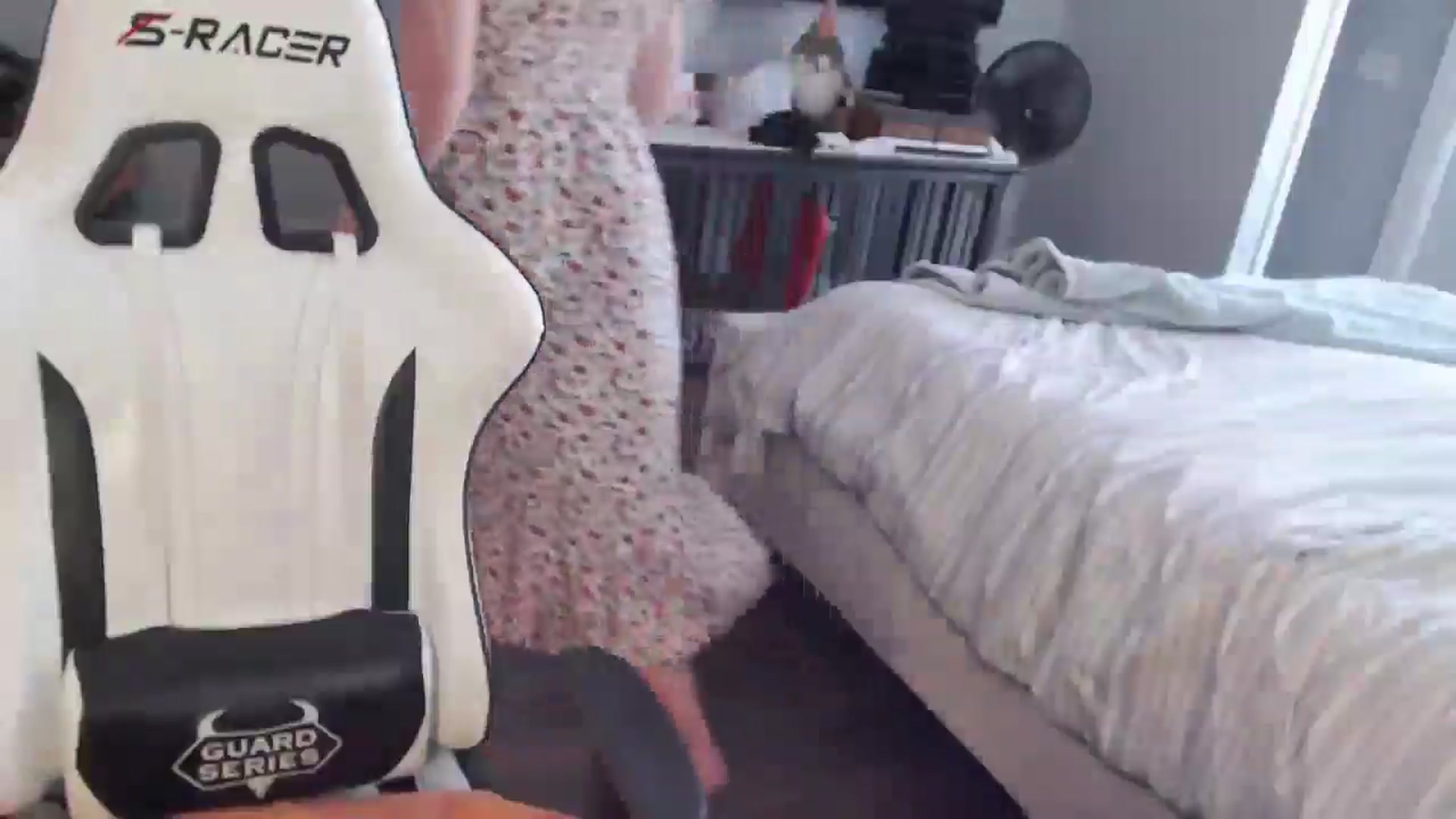 Gallery image thumbnail from ZenZoey's myfreecams stream on, 02/25/2026, 16:50 image 14 of 20