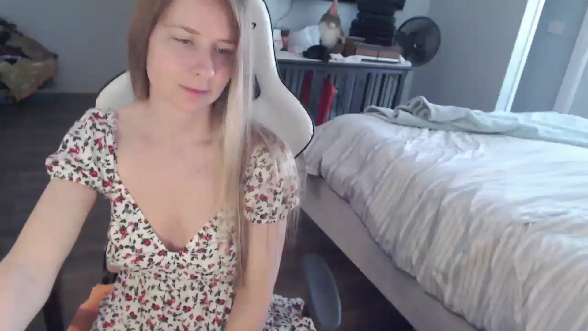 Gallery image thumbnail from ZenZoey's myfreecams stream on, 02/25/2026, 16:50 image 7 of 20