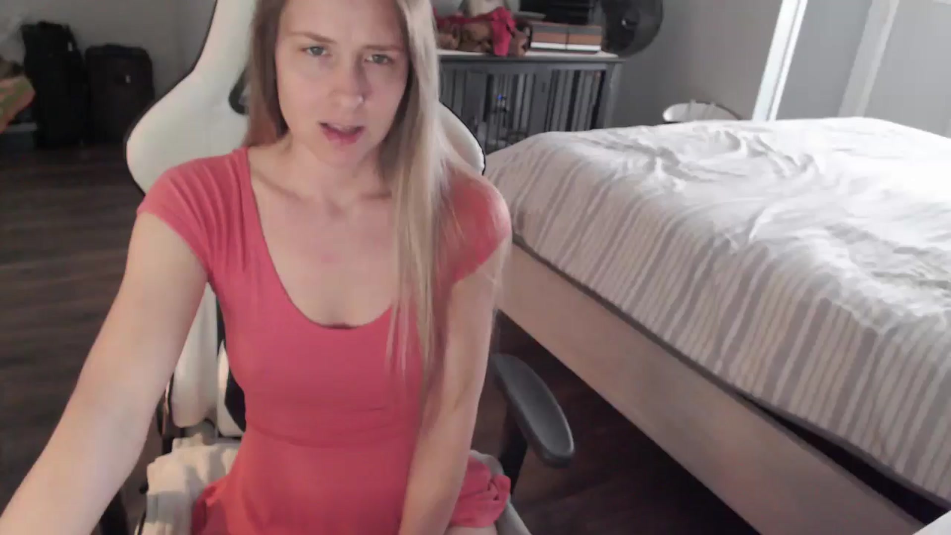 Gallery image thumbnail from ZenZoey's myfreecams stream on, 03/03/2026, 18:01 image 19 of 20