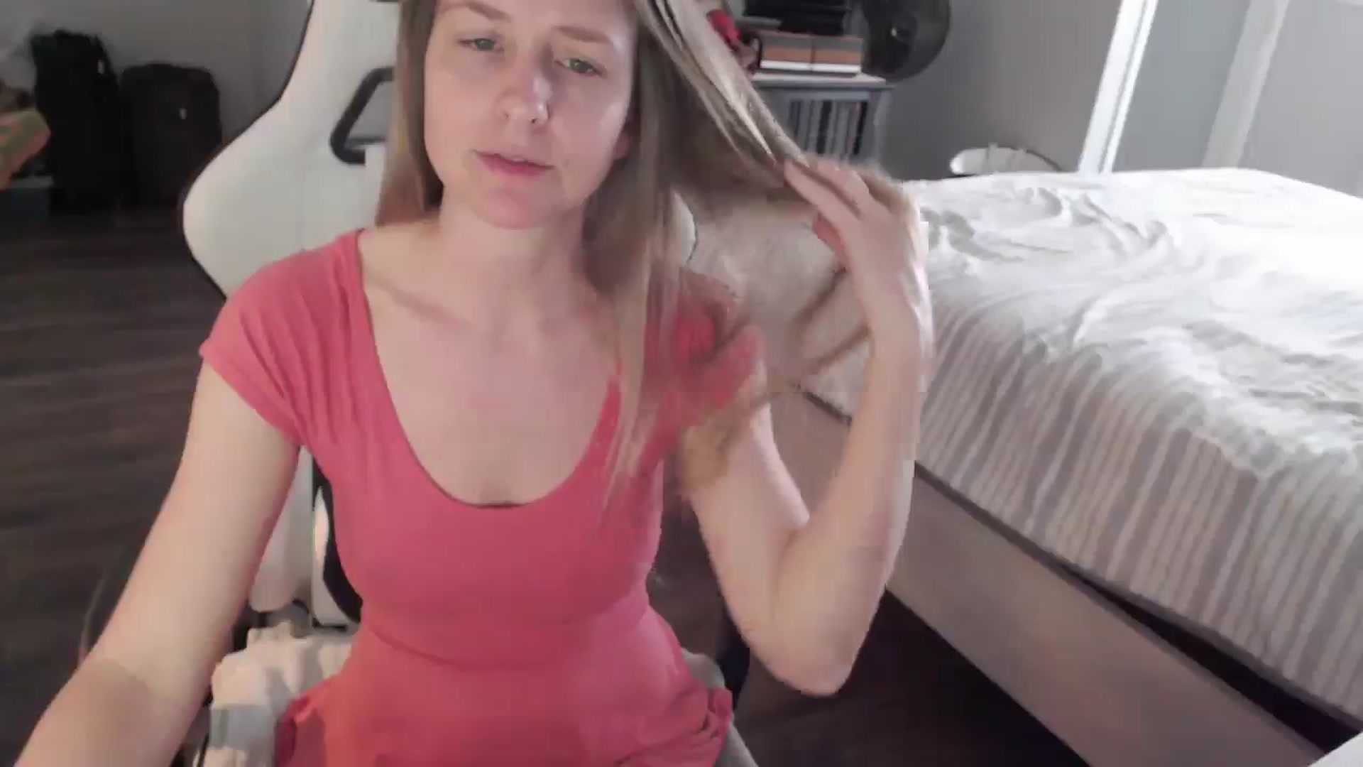Gallery image thumbnail from ZenZoey's myfreecams stream on, 03/03/2026, 18:01 image 17 of 20