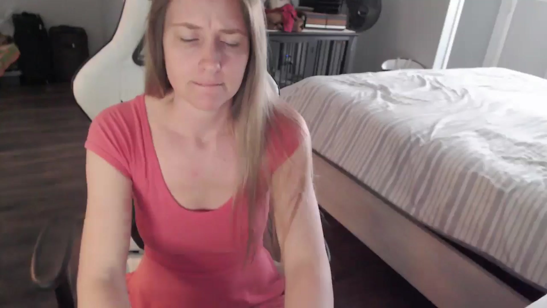 Gallery image thumbnail from ZenZoey's myfreecams stream on, 03/03/2026, 18:01 image 18 of 20