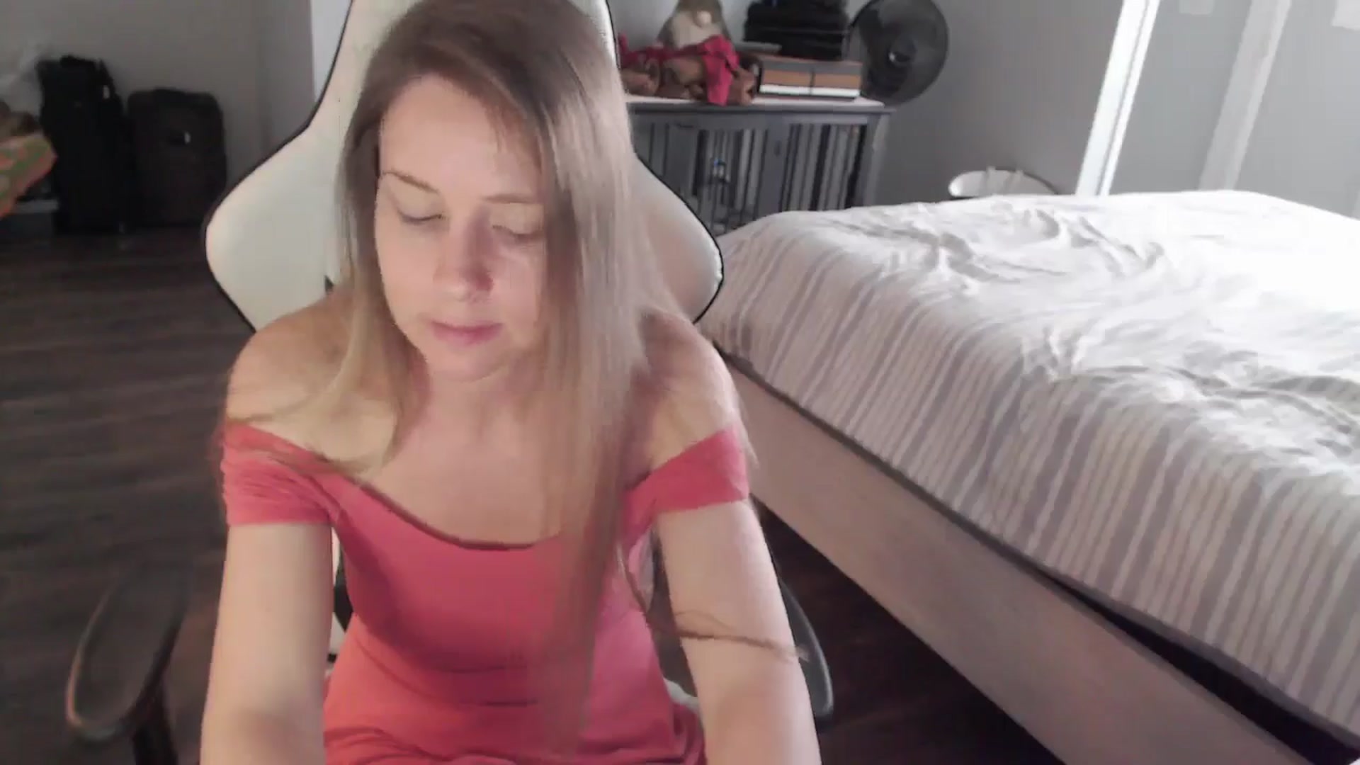 Gallery image thumbnail from ZenZoey's myfreecams stream on, 03/03/2026, 18:43 image 18 of 20