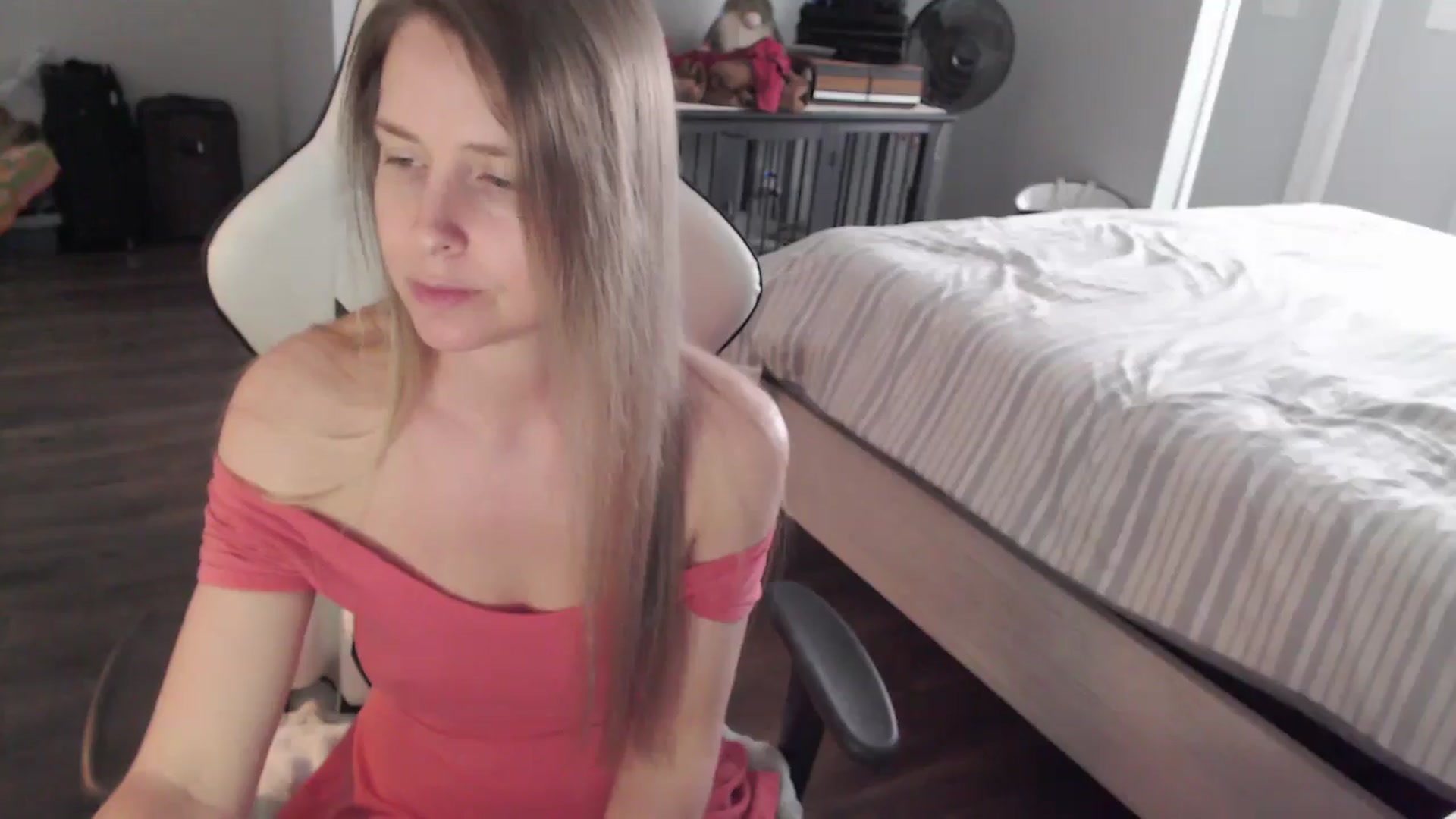 Gallery image thumbnail from ZenZoey's myfreecams stream on, 03/03/2026, 18:43 image 14 of 20