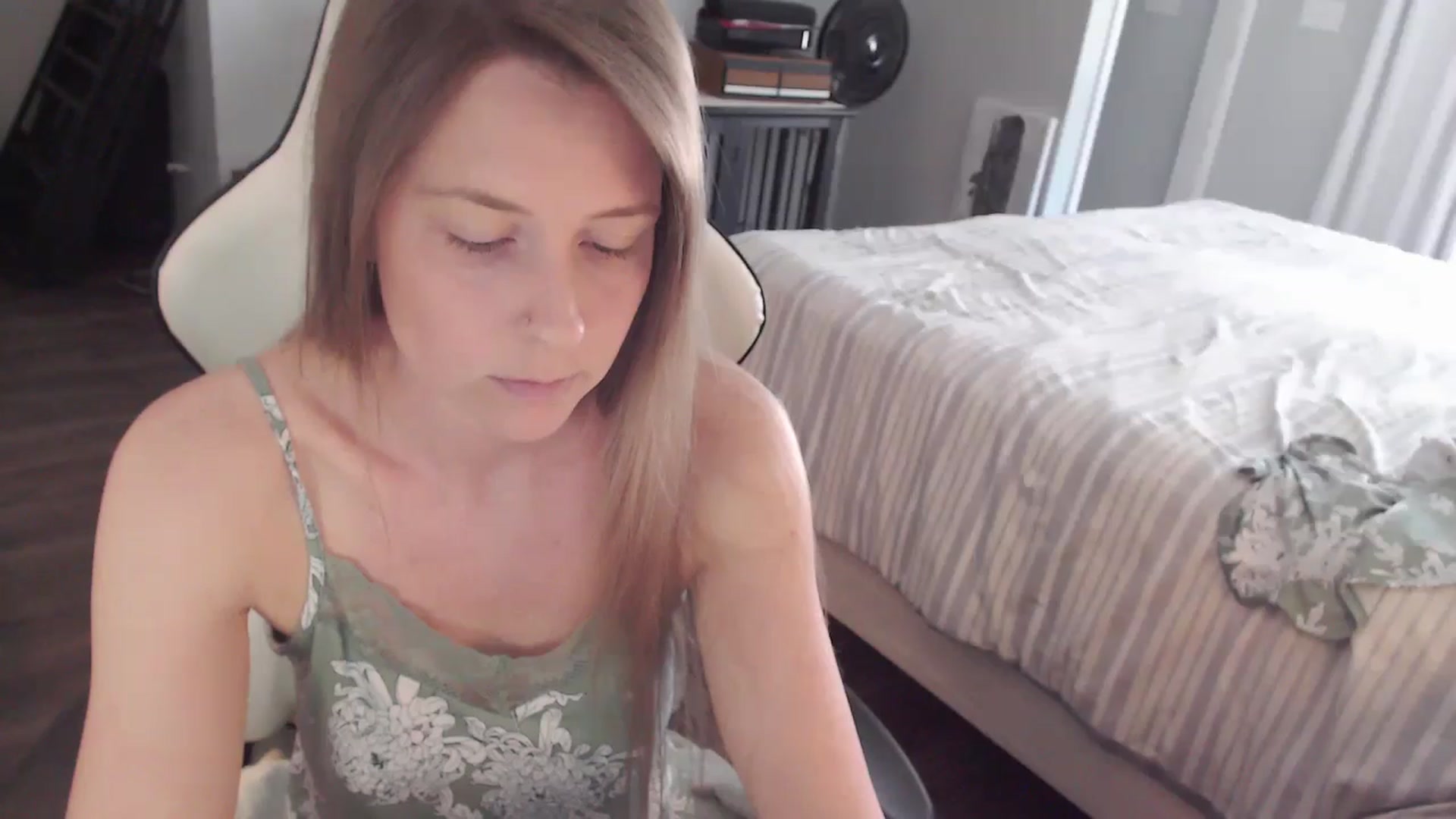 Gallery image thumbnail from ZenZoey's myfreecams stream on, 03/17/2026, 17:42 image 2 of 20