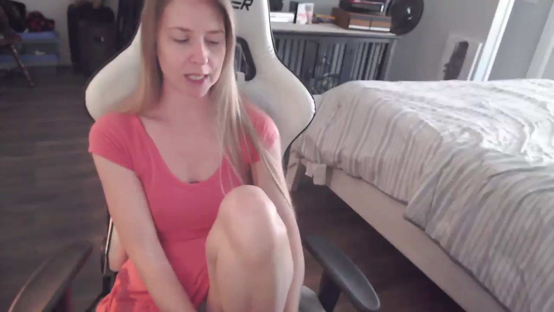 Gallery image thumbnail from ZenZoey's myfreecams stream on, 03/19/2026, 15:28 image 13 of 20