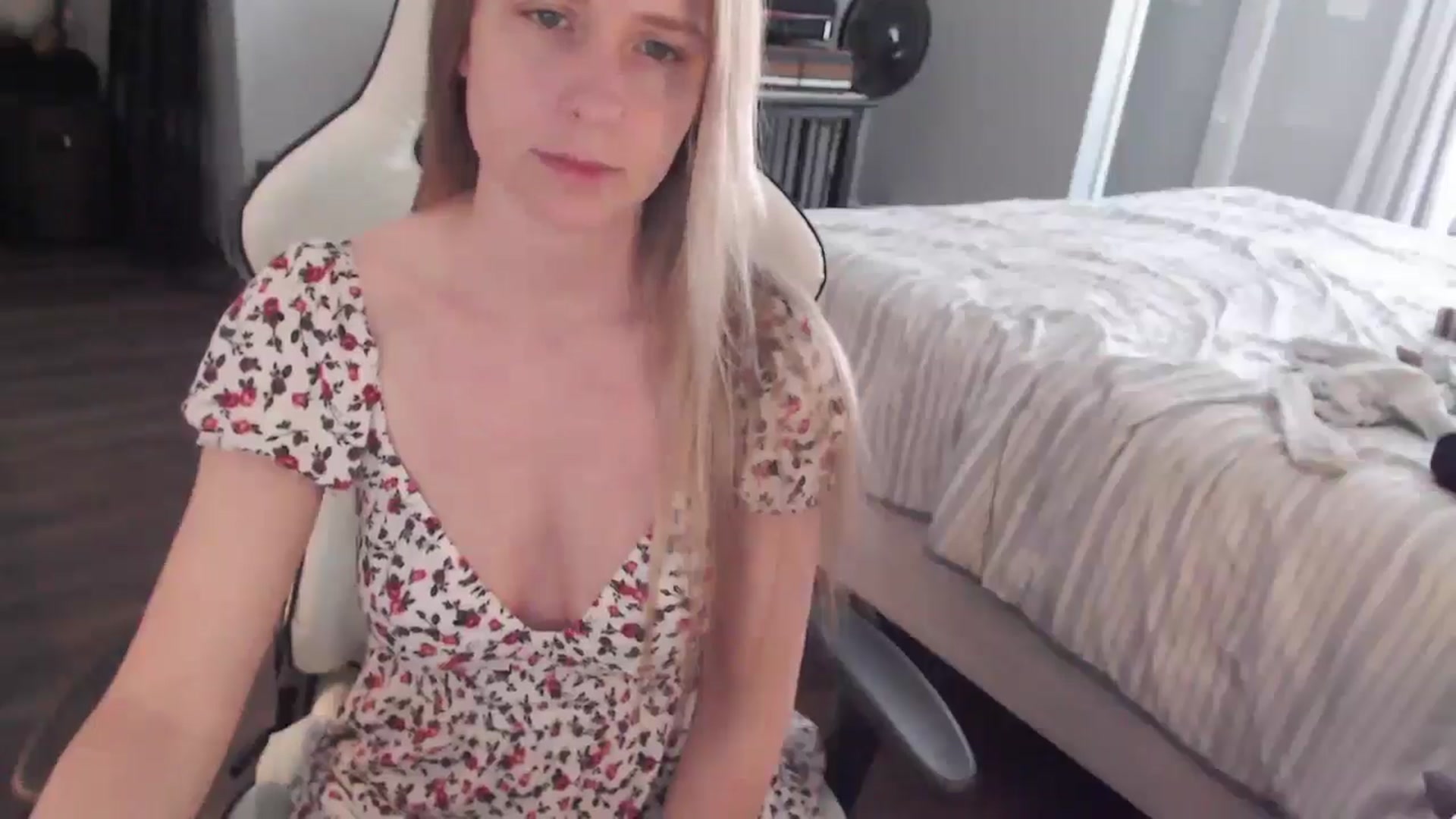Gallery image thumbnail from ZenZoey's myfreecams stream on, 03/19/2026, 16:51 image 5 of 20