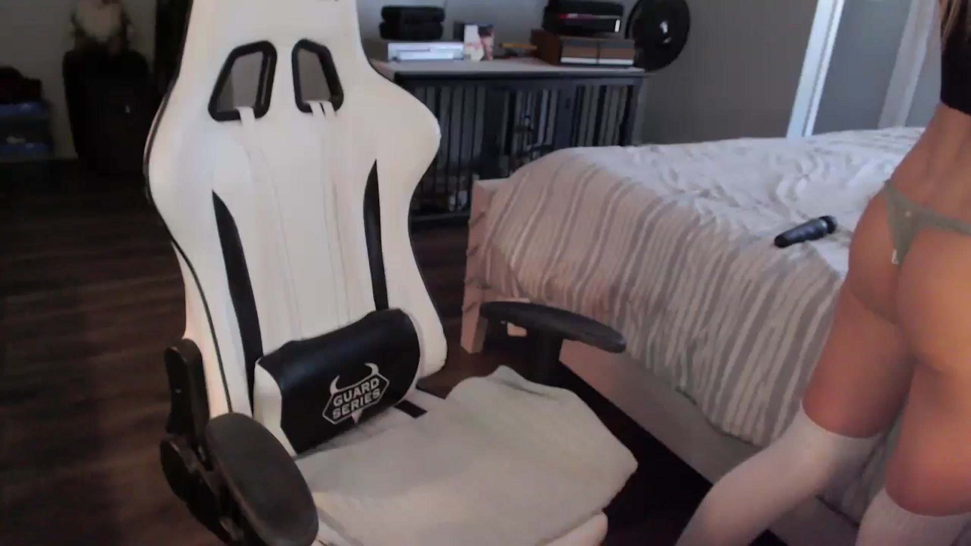 Gallery image thumbnail from ZenZoey's myfreecams stream on, 03/19/2026, 17:45 image 20 of 20