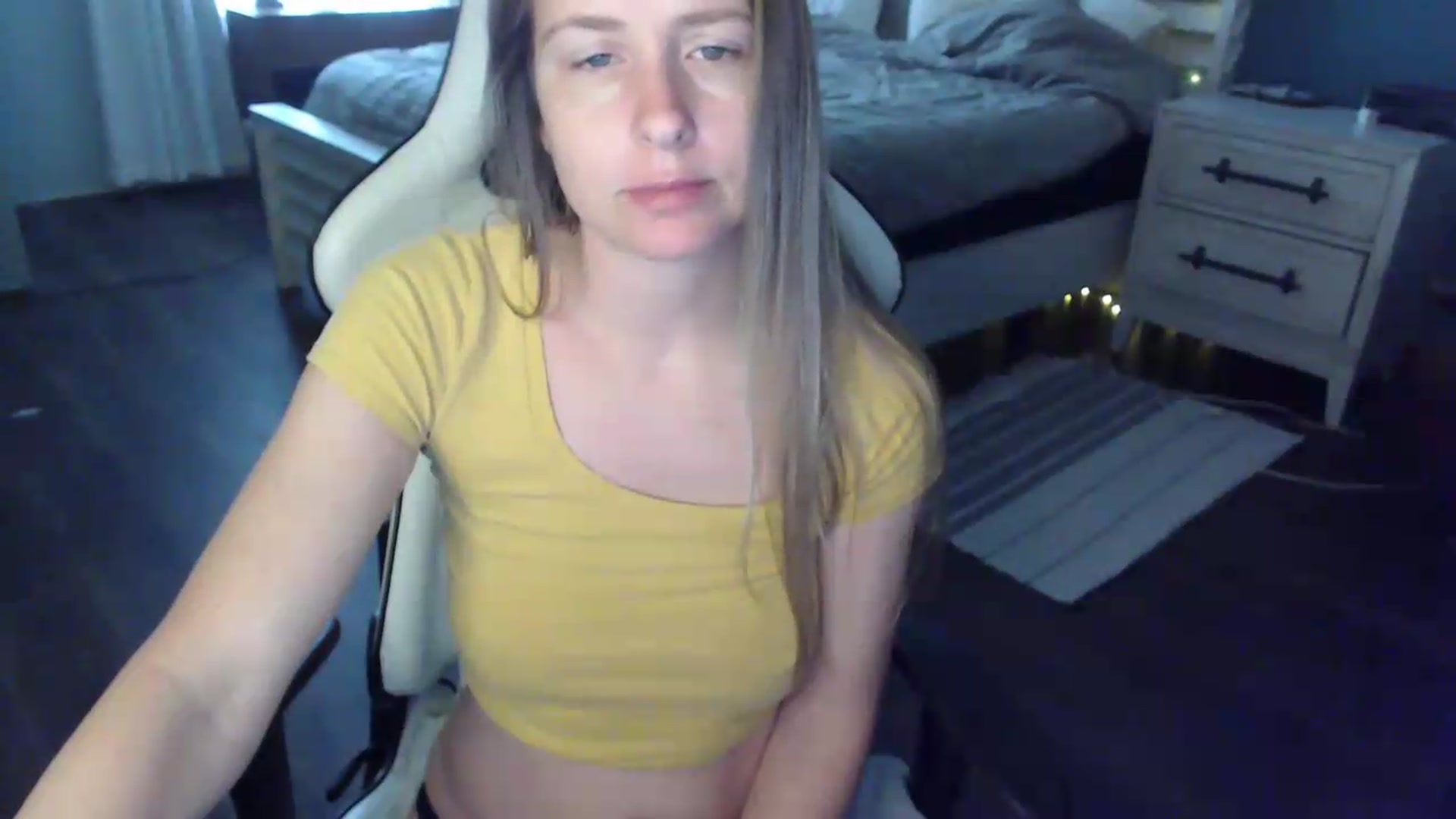 Gallery image thumbnail from ZenZoey's myfreecams stream on, 06/16/2026, 19:24 image 3 of 20
