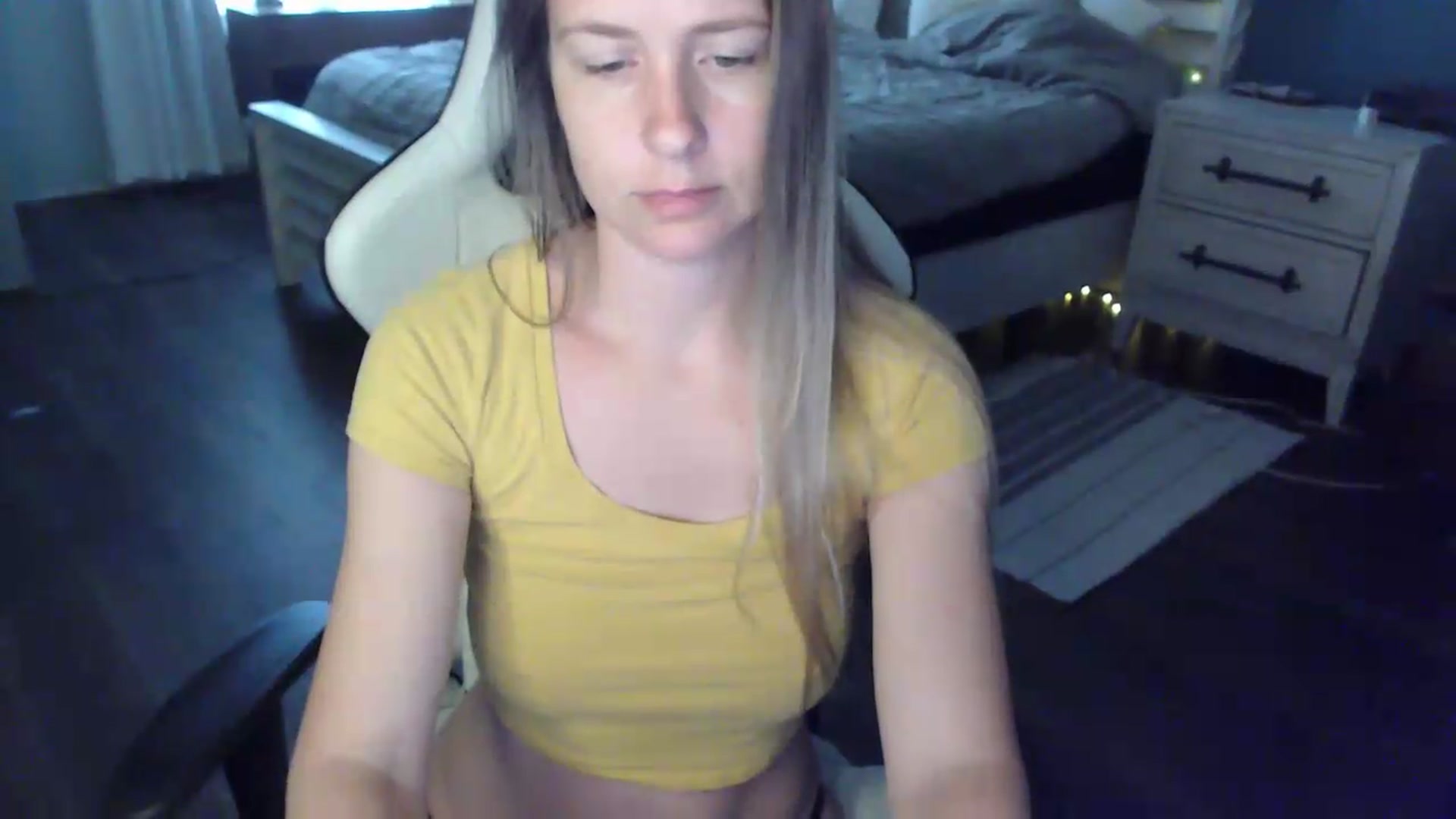 Gallery image thumbnail from ZenZoey's myfreecams stream on, 06/16/2026, 19:24 image 4 of 20