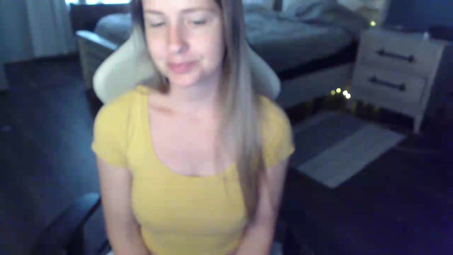 Gallery image thumbnail from ZenZoey's myfreecams stream on, 06/16/2026, 19:24 image 20 of 20