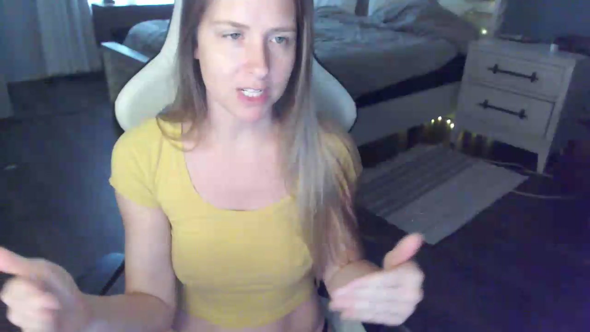 Gallery image thumbnail from ZenZoey's myfreecams stream on, 06/16/2026, 19:24 image 18 of 20