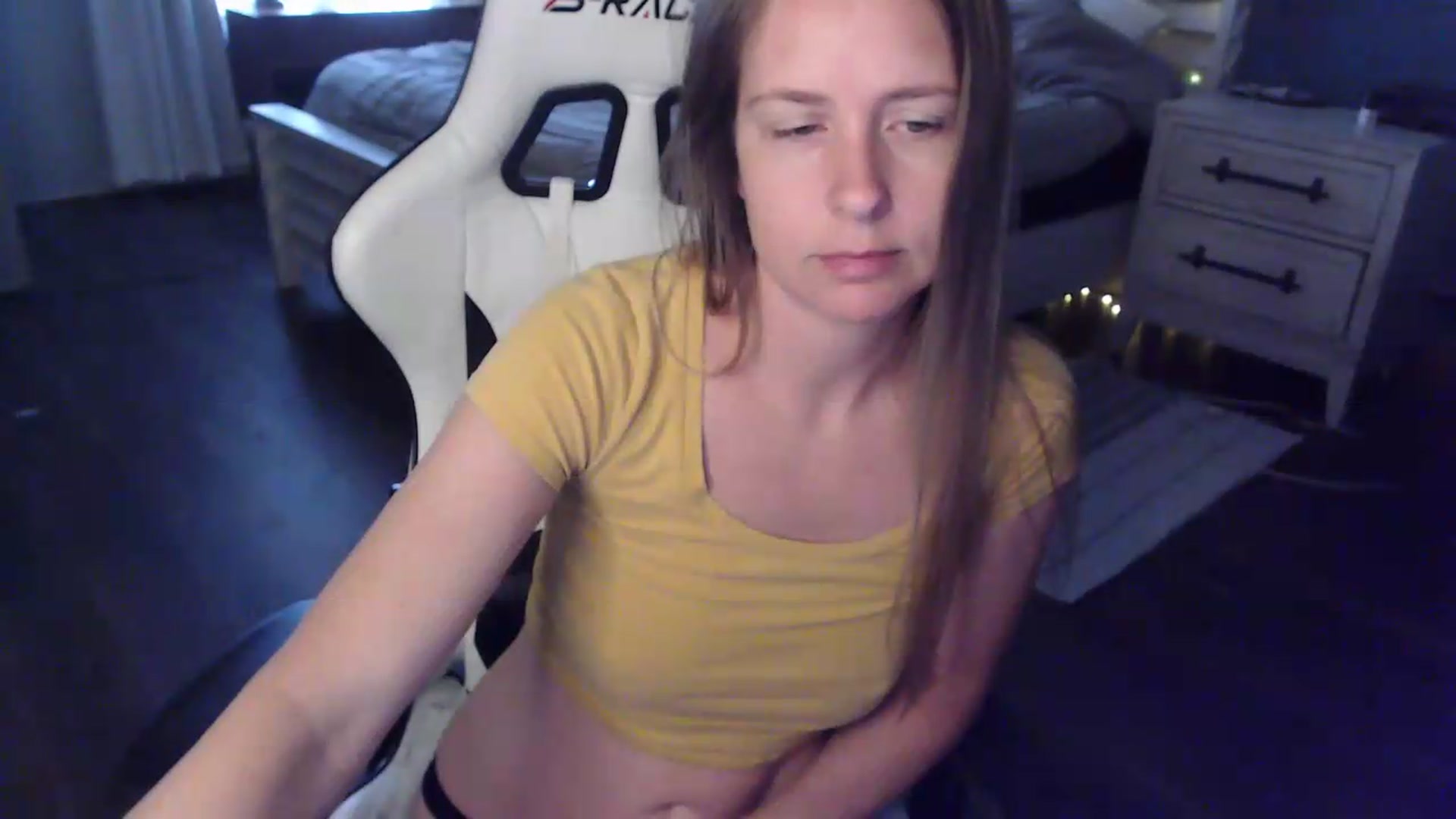Gallery image thumbnail from ZenZoey's myfreecams stream on, 06/16/2026, 19:24 image 7 of 20