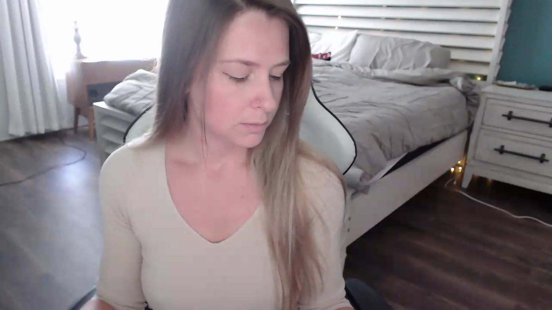 Gallery image thumbnail from ZenZoey's myfreecams stream on, 06/22/2026, 18:58 image 7 of 20