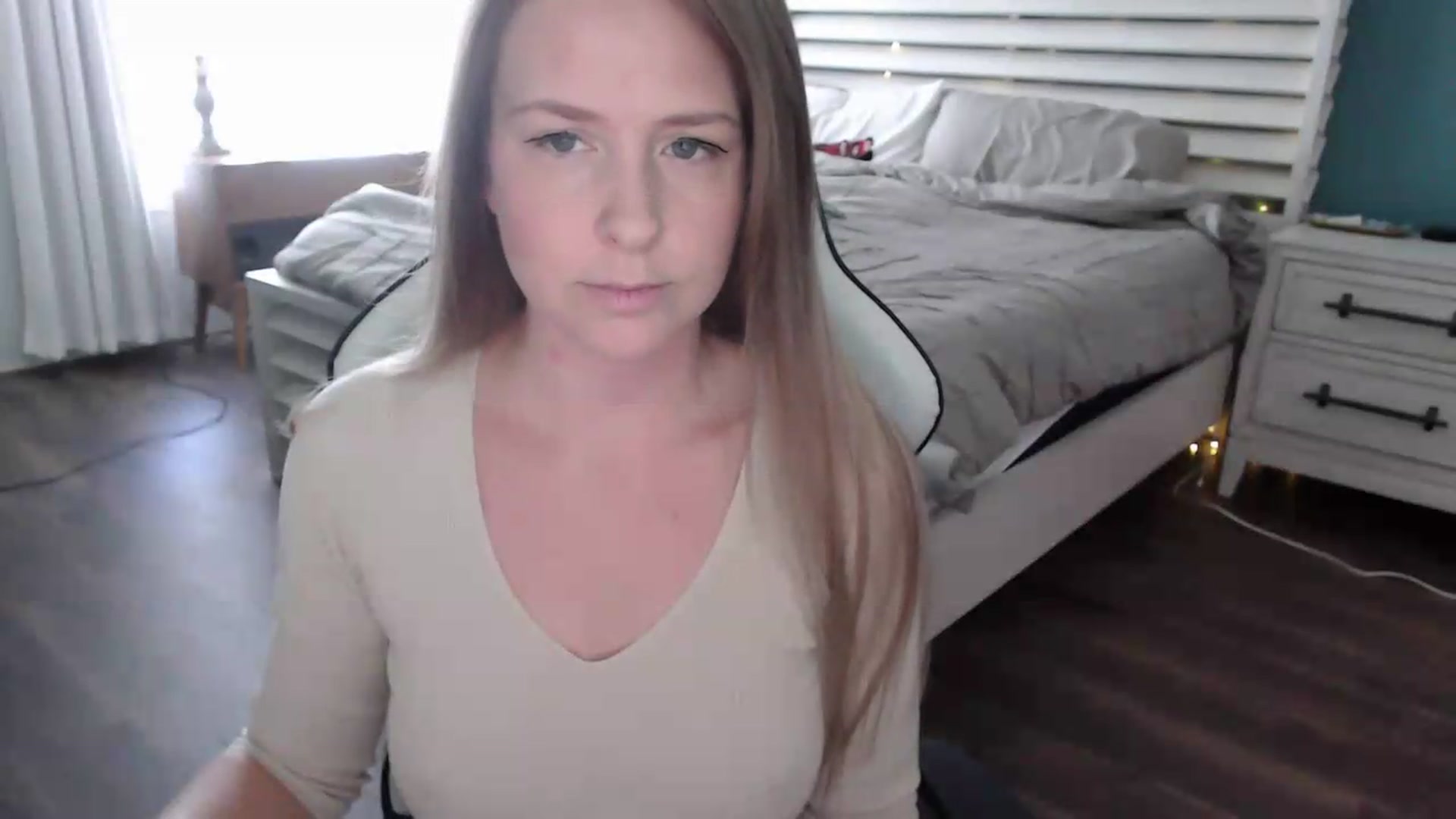 Gallery image thumbnail from ZenZoey's myfreecams stream on, 06/22/2026, 18:58 image 4 of 20
