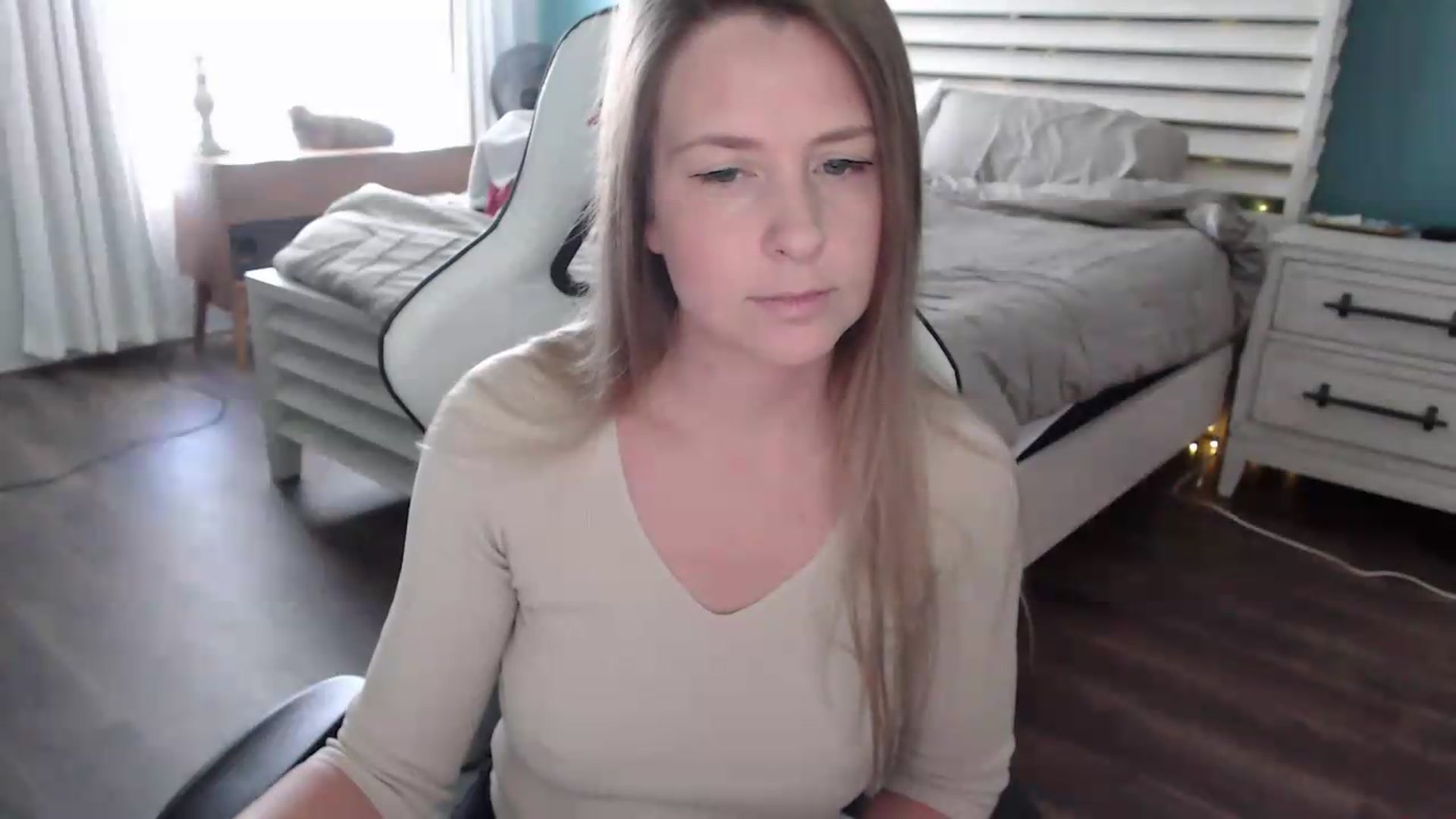 Gallery image thumbnail from ZenZoey's myfreecams stream on, 06/22/2026, 18:58 image 12 of 20