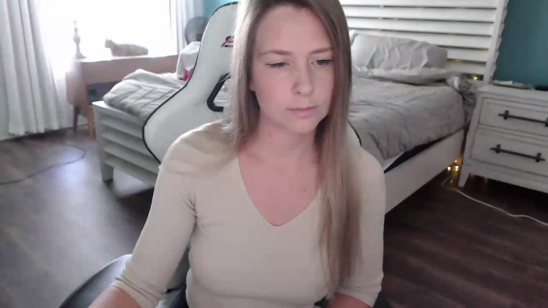 Gallery image thumbnail from ZenZoey's myfreecams stream on, 06/22/2026, 18:58 image 13 of 20