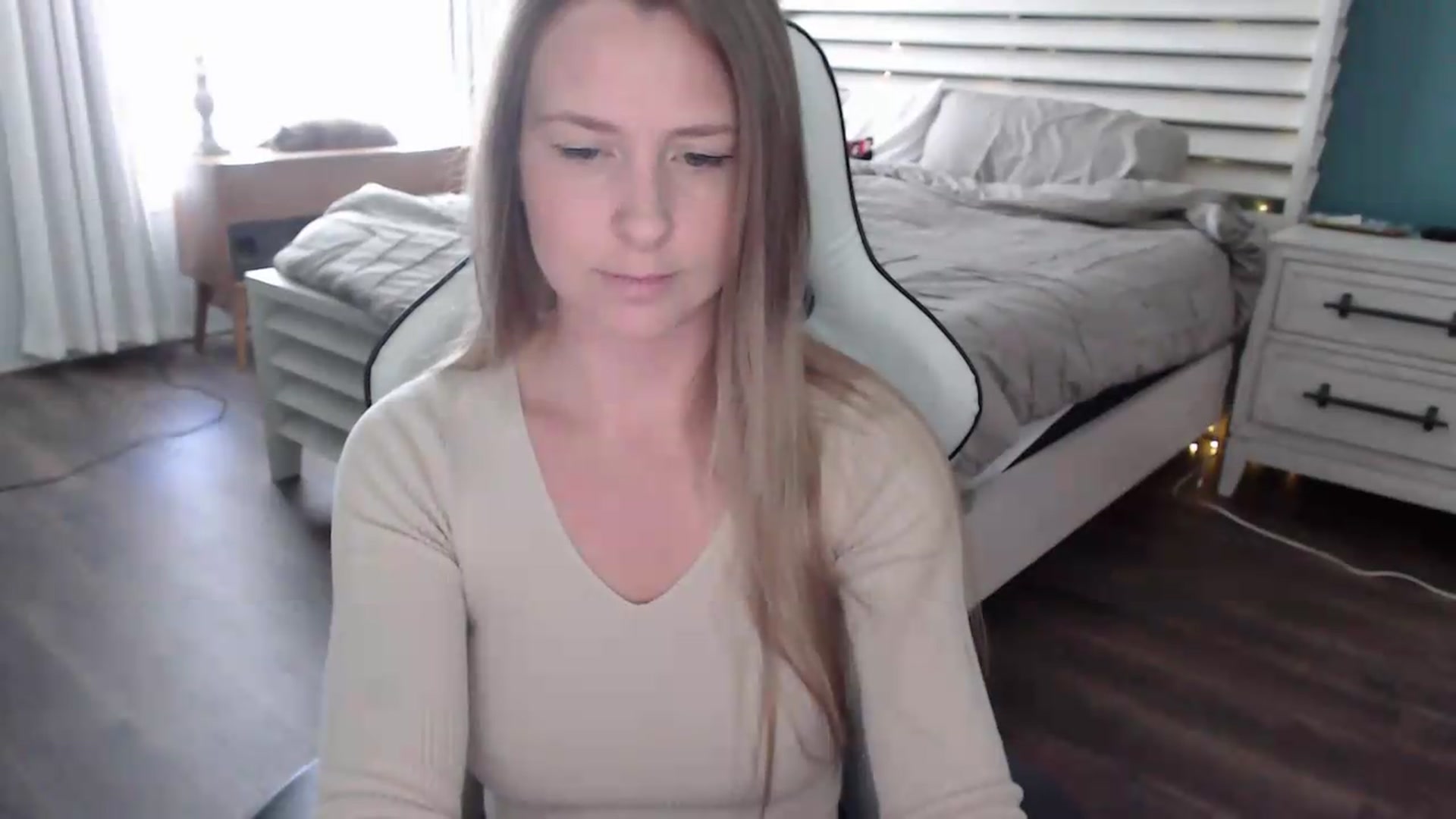 Gallery image thumbnail from ZenZoey's myfreecams stream on, 06/22/2026, 18:58 image 18 of 20