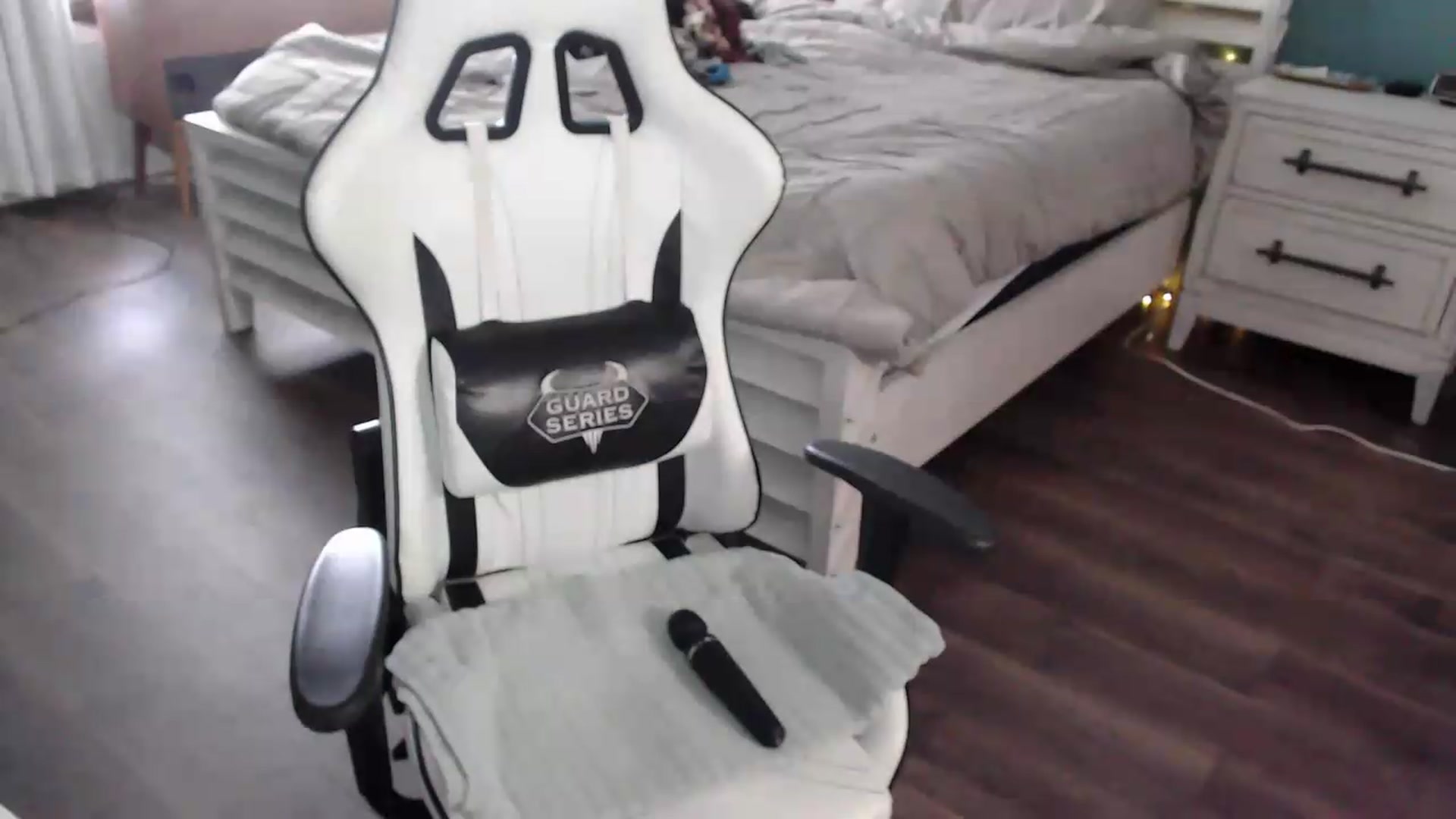 Gallery image thumbnail from ZenZoey's myfreecams stream on, 06/22/2026, 19:43 image 20 of 20