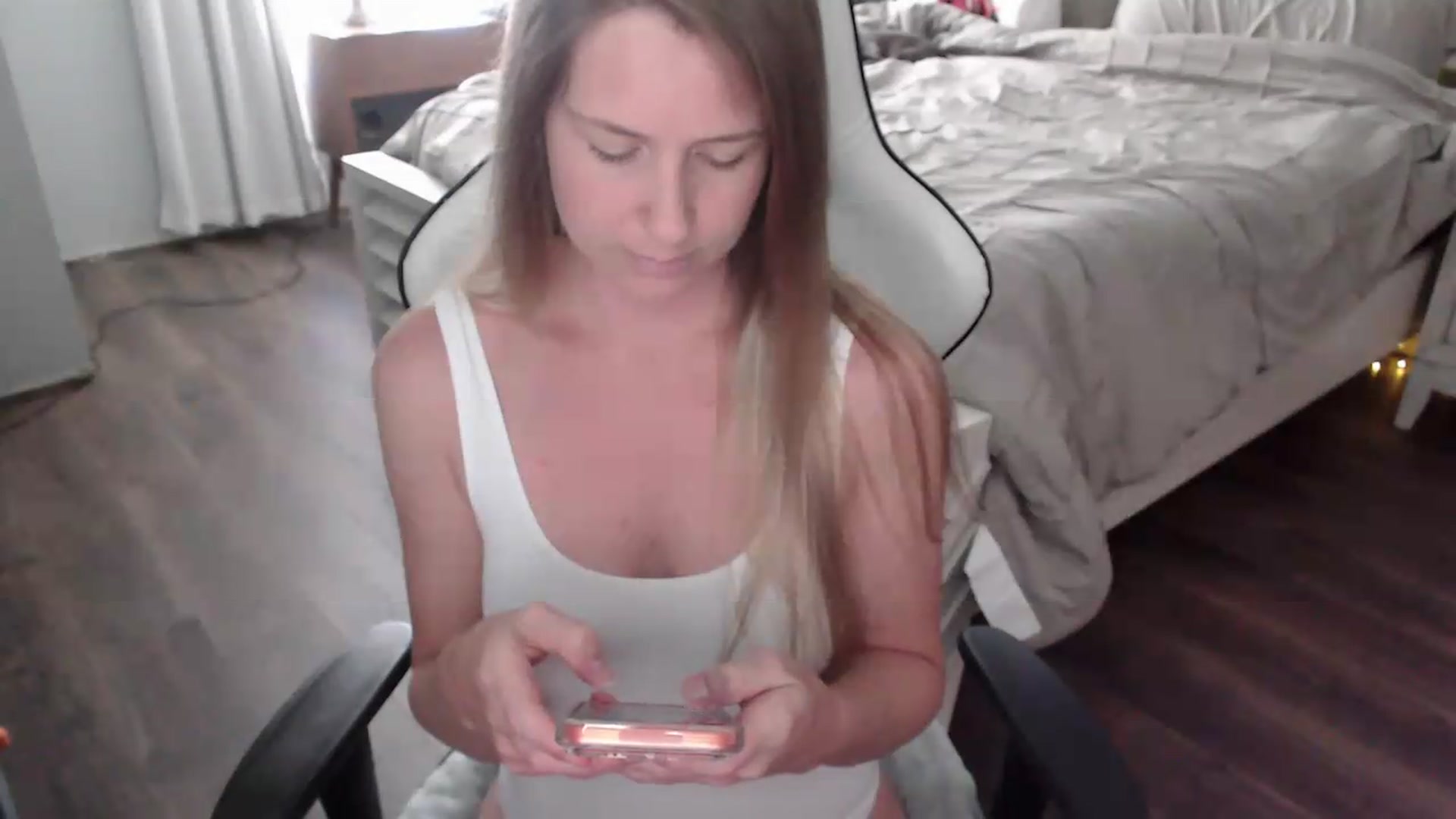Gallery image thumbnail from ZenZoey's myfreecams stream on, 06/29/2026, 19:41 image 11 of 20