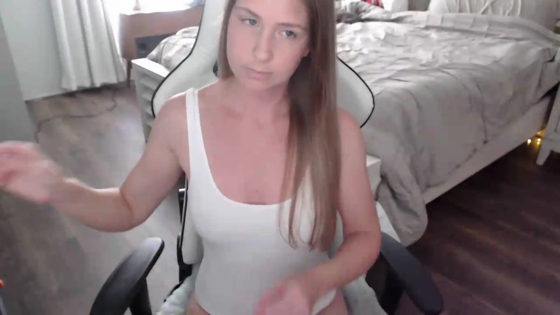 Gallery image thumbnail from ZenZoey's myfreecams stream on, 06/29/2026, 19:41 image 9 of 20
