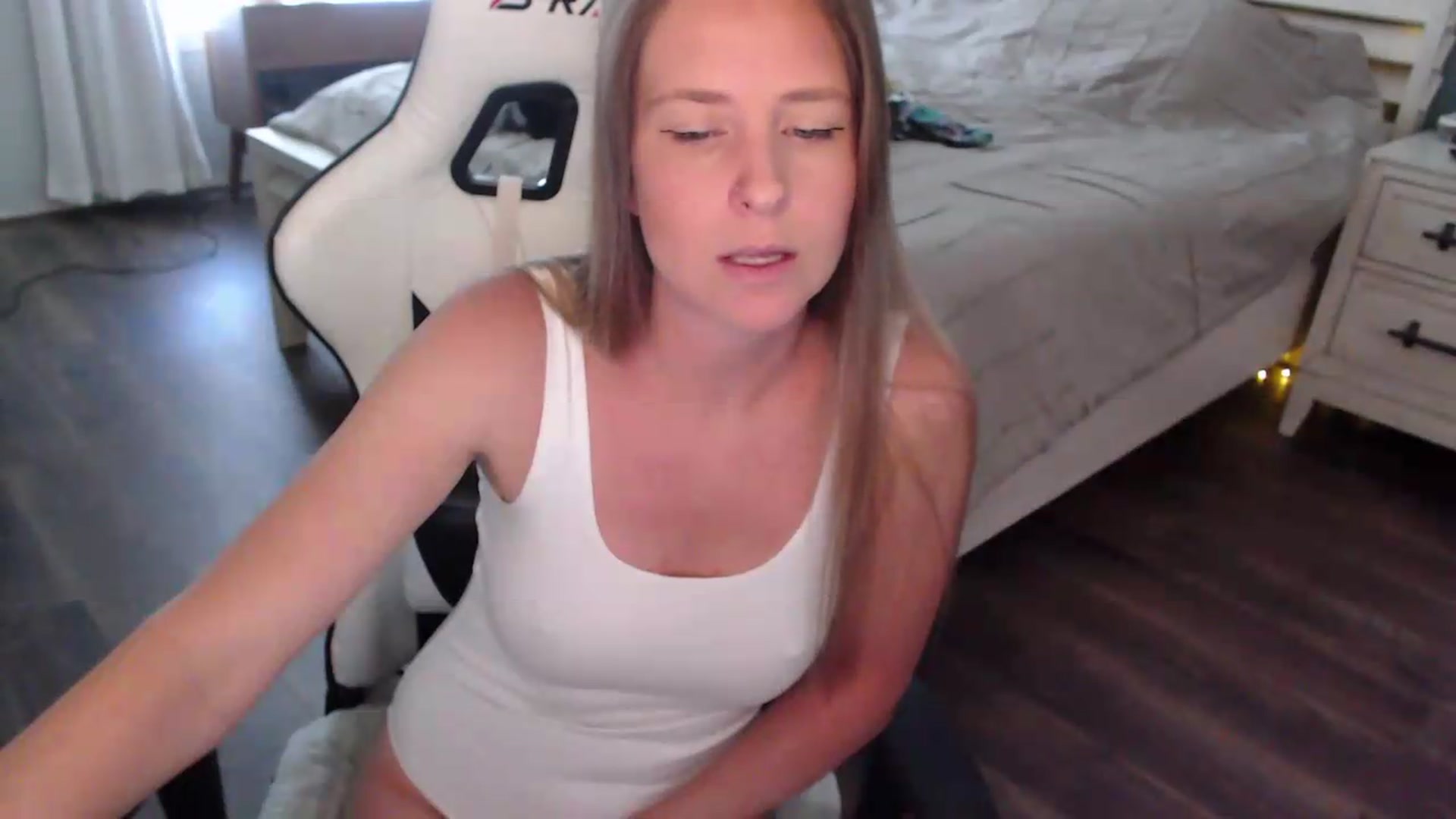 Gallery image thumbnail from ZenZoey's myfreecams stream on, 07/01/2026, 18:06 image 2 of 20