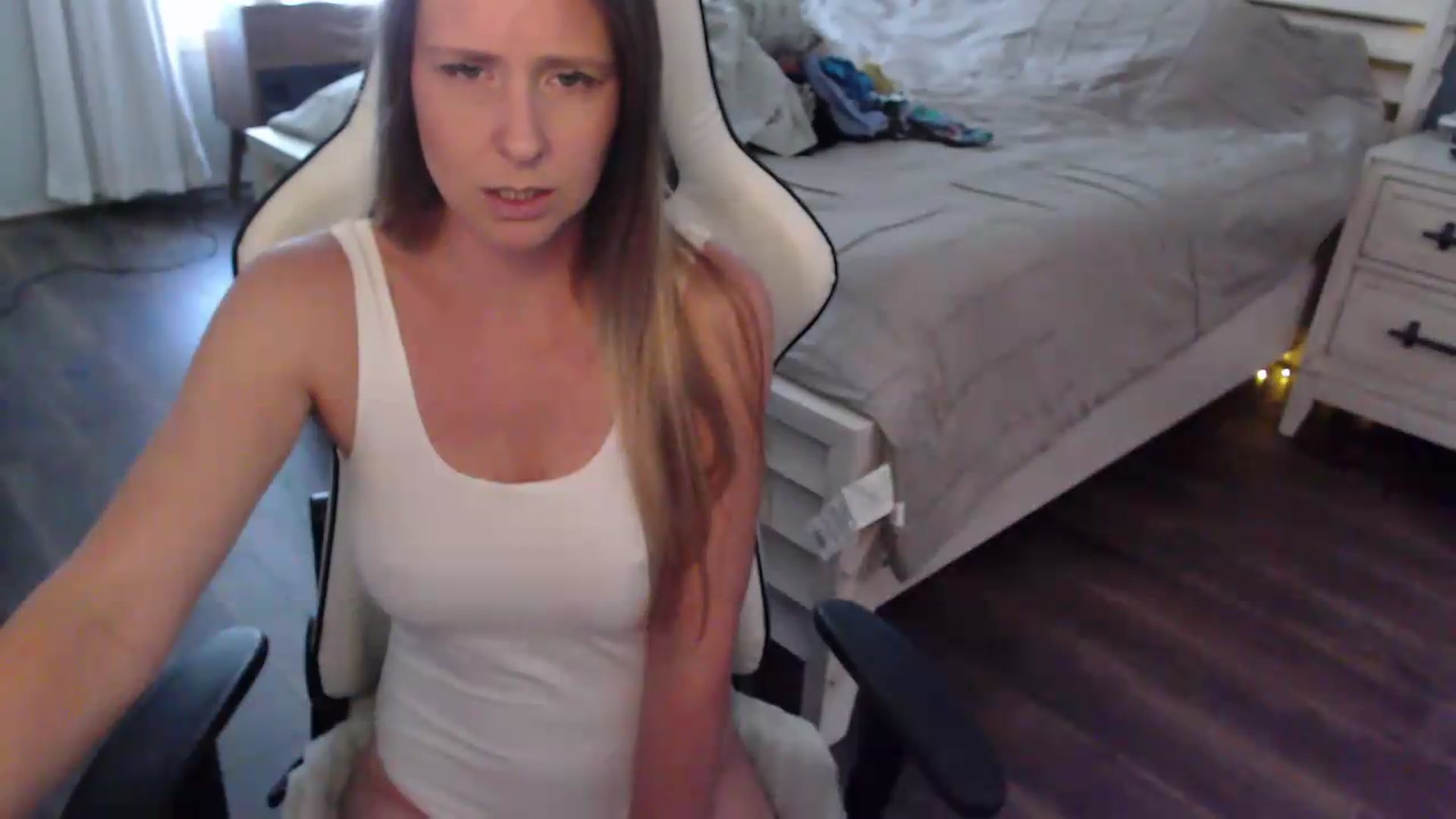 Gallery image thumbnail from ZenZoey's myfreecams stream on, 07/01/2026, 18:06 image 12 of 20