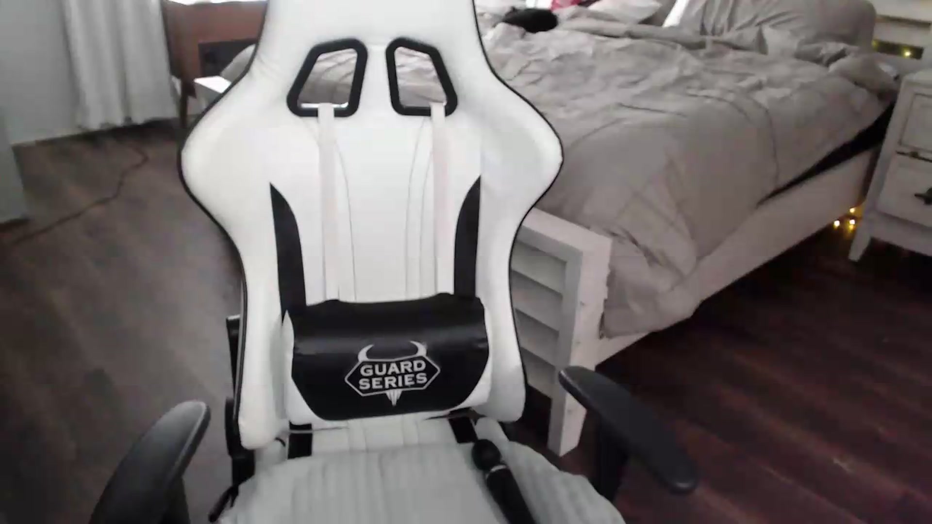 Gallery image thumbnail from ZenZoey's myfreecams stream on, 07/13/2026, 21:09 image 8 of 20
