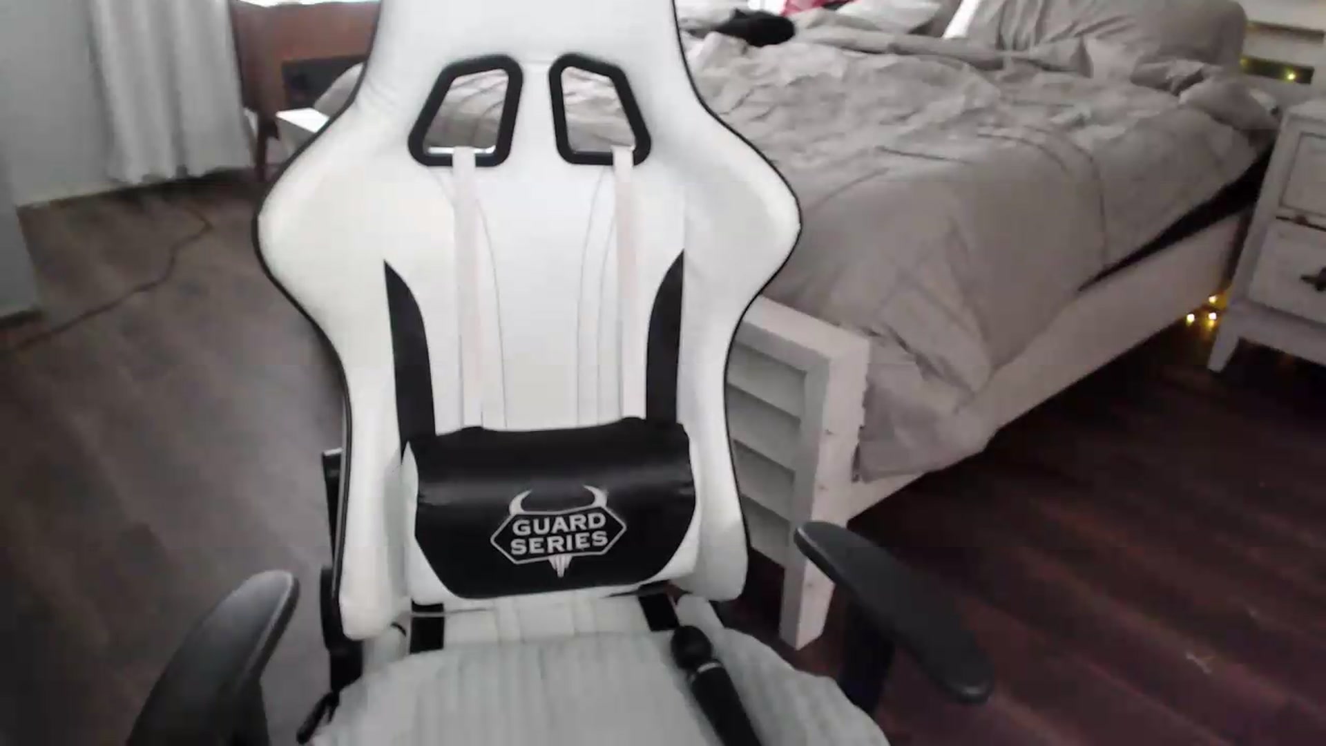 Gallery image thumbnail from ZenZoey's myfreecams stream on, 07/13/2026, 21:09 image 7 of 20