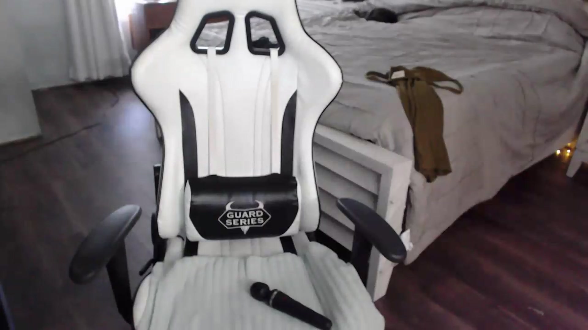 Gallery image thumbnail from ZenZoey's myfreecams stream on, 07/15/2026, 19:00 image 14 of 20
